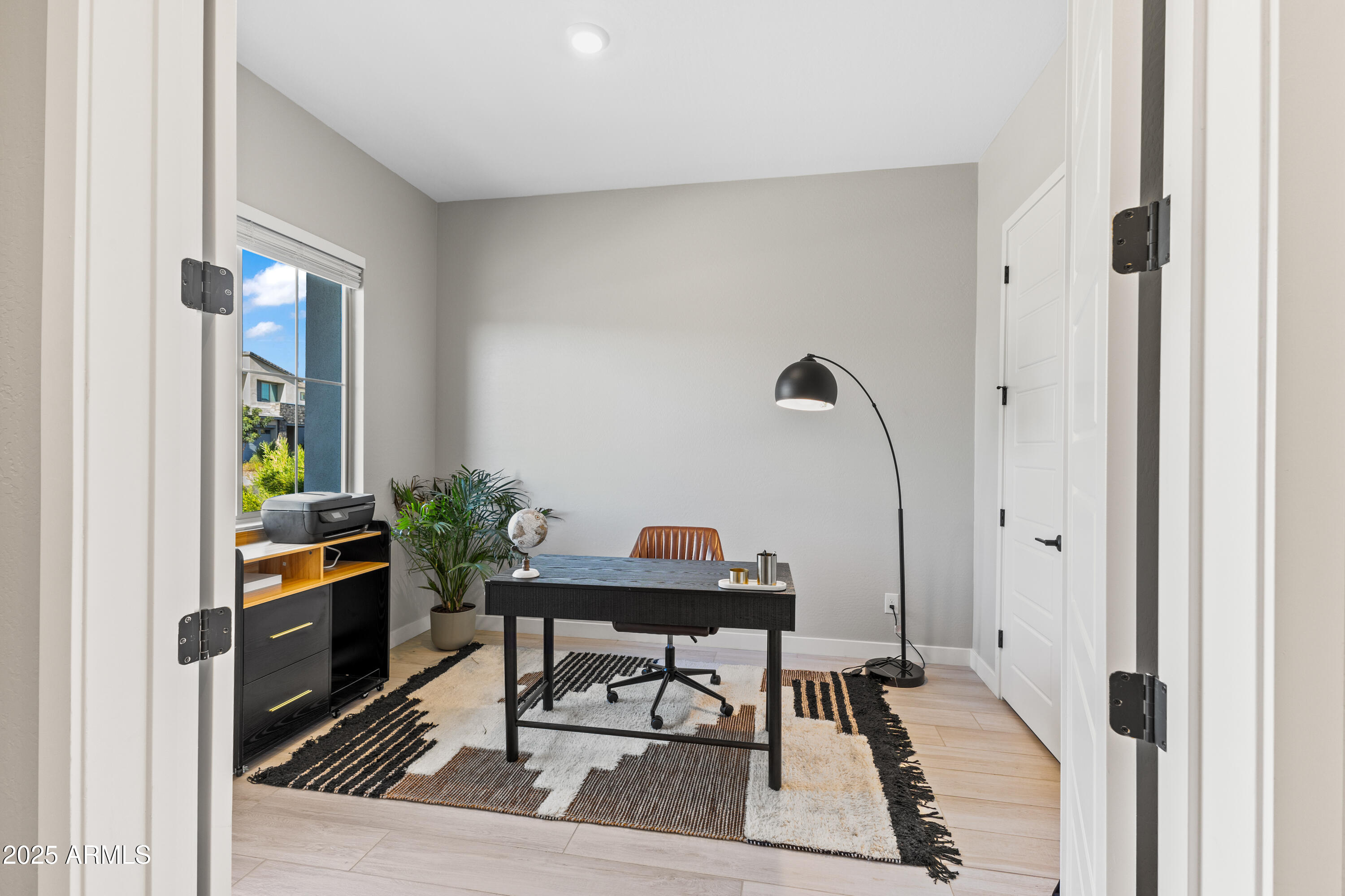 1463 E LODGEPOLE Drive