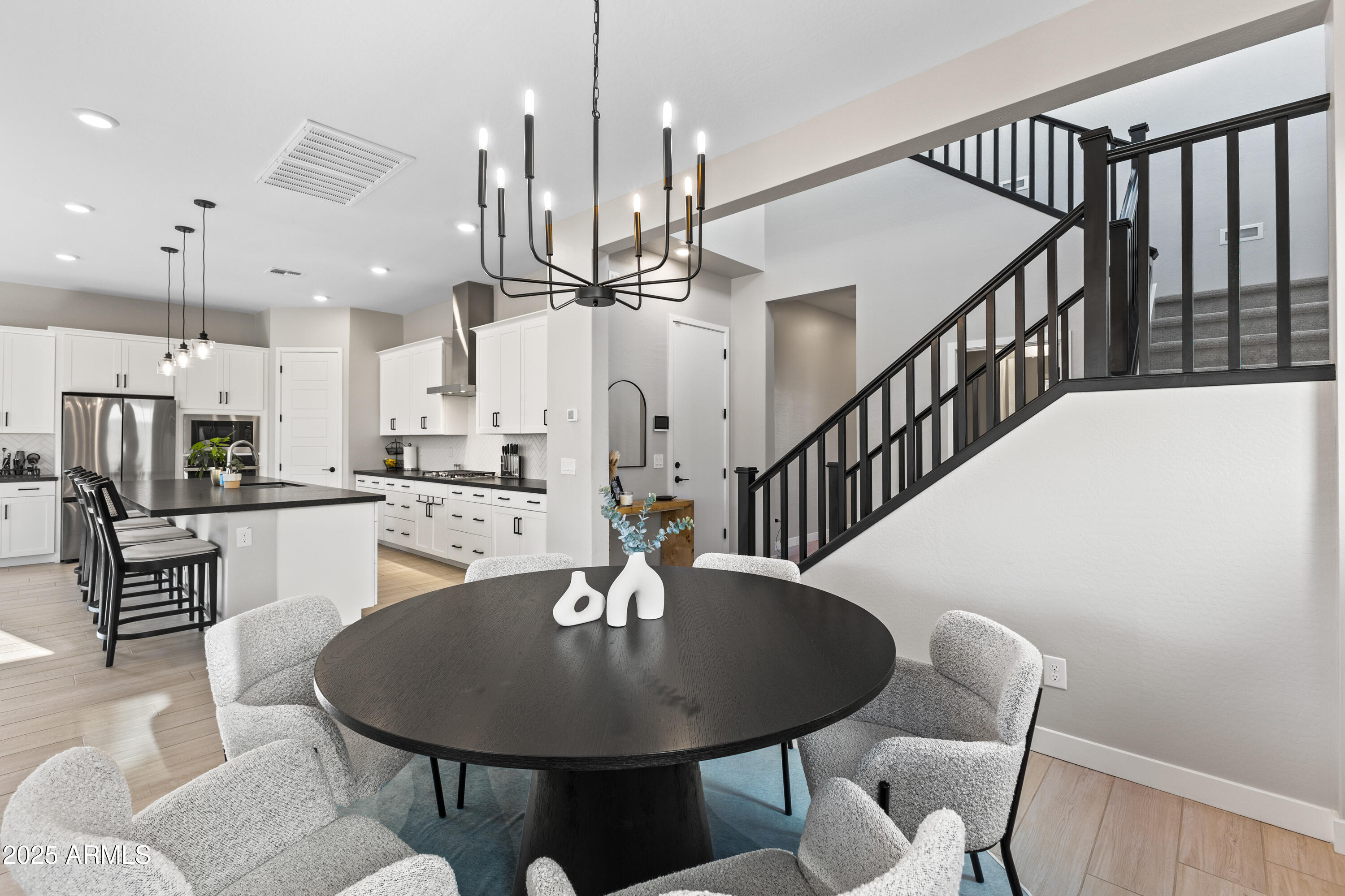 1463 E LODGEPOLE Drive