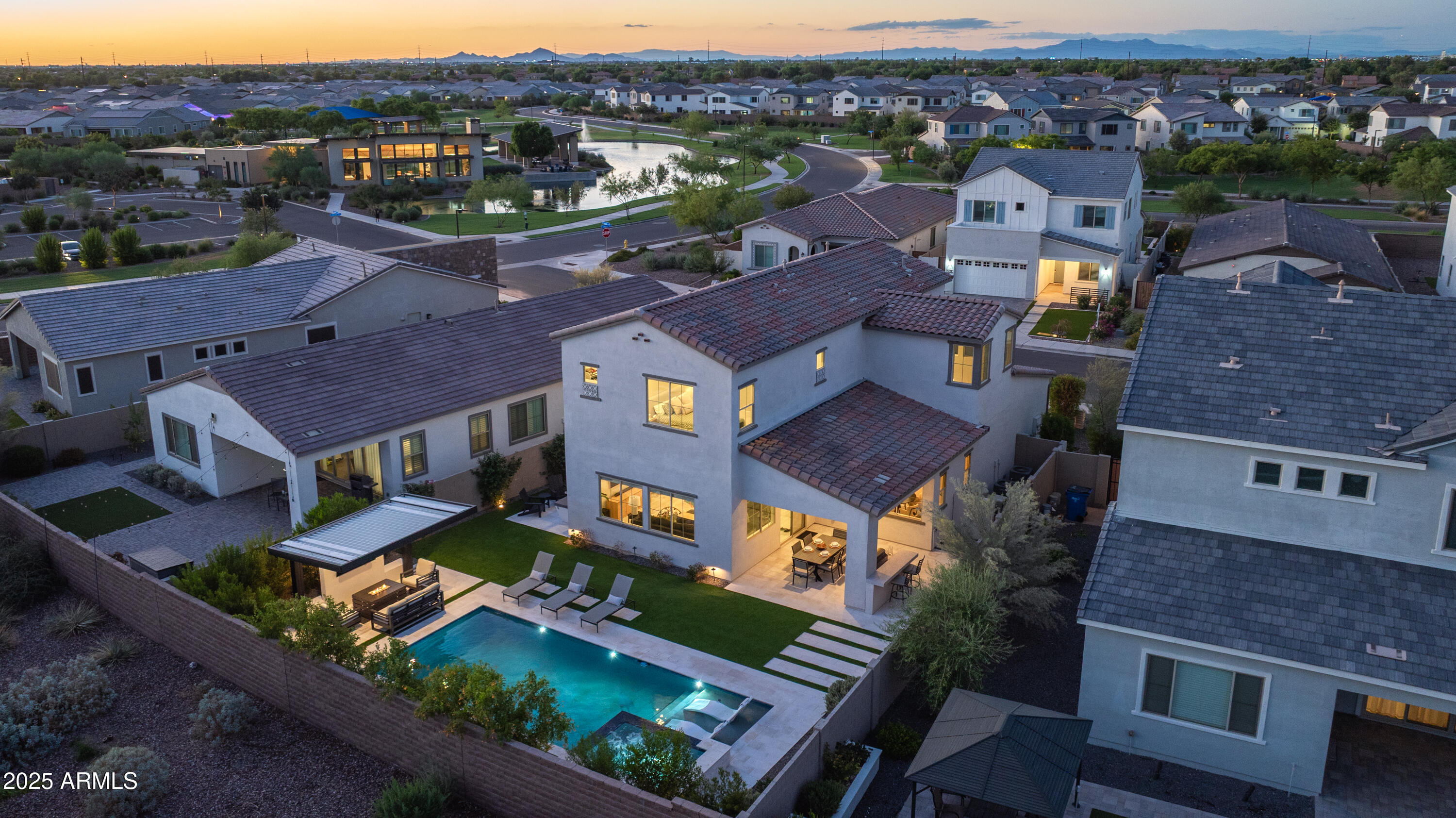 1463 E LODGEPOLE Drive