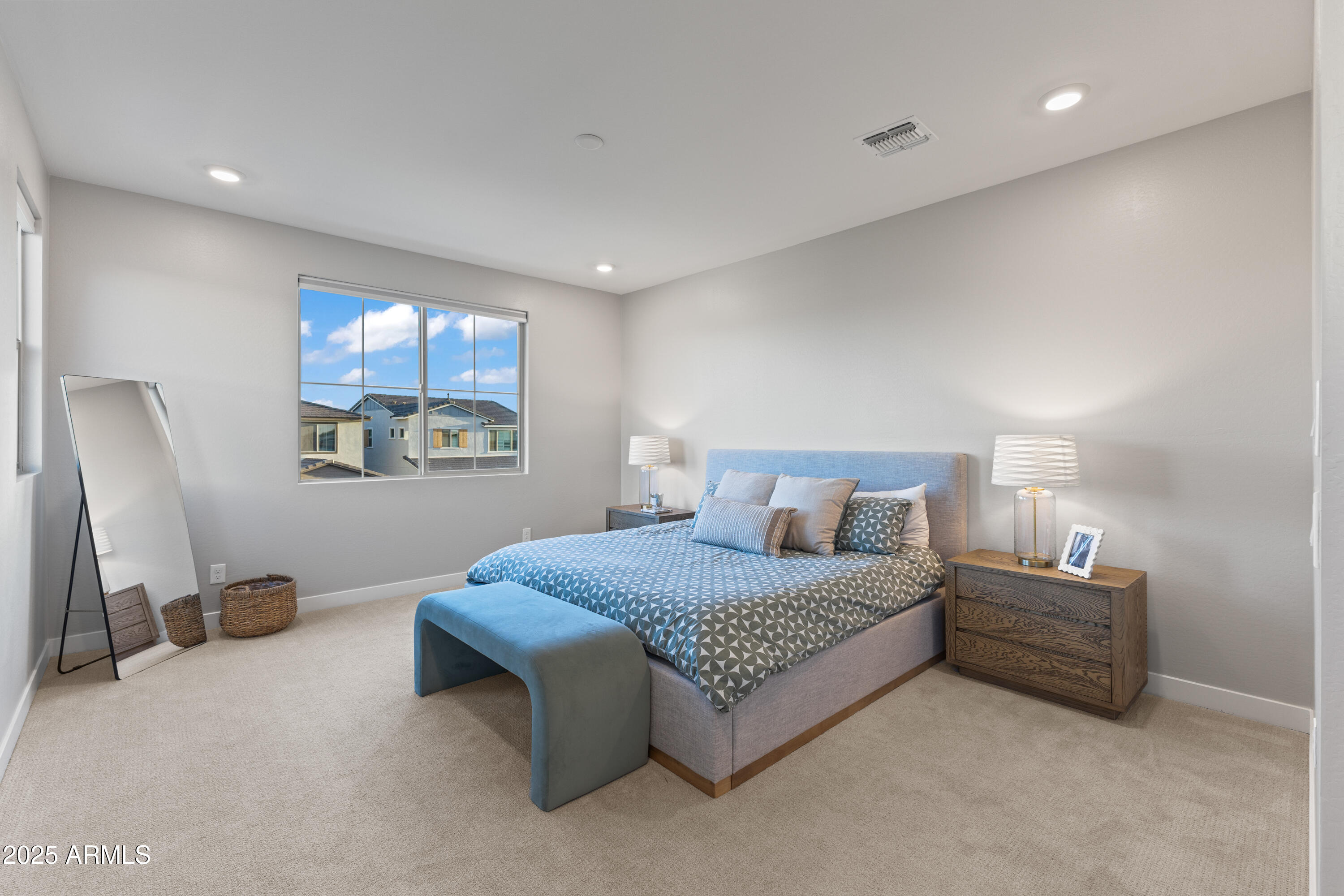 1463 E LODGEPOLE Drive