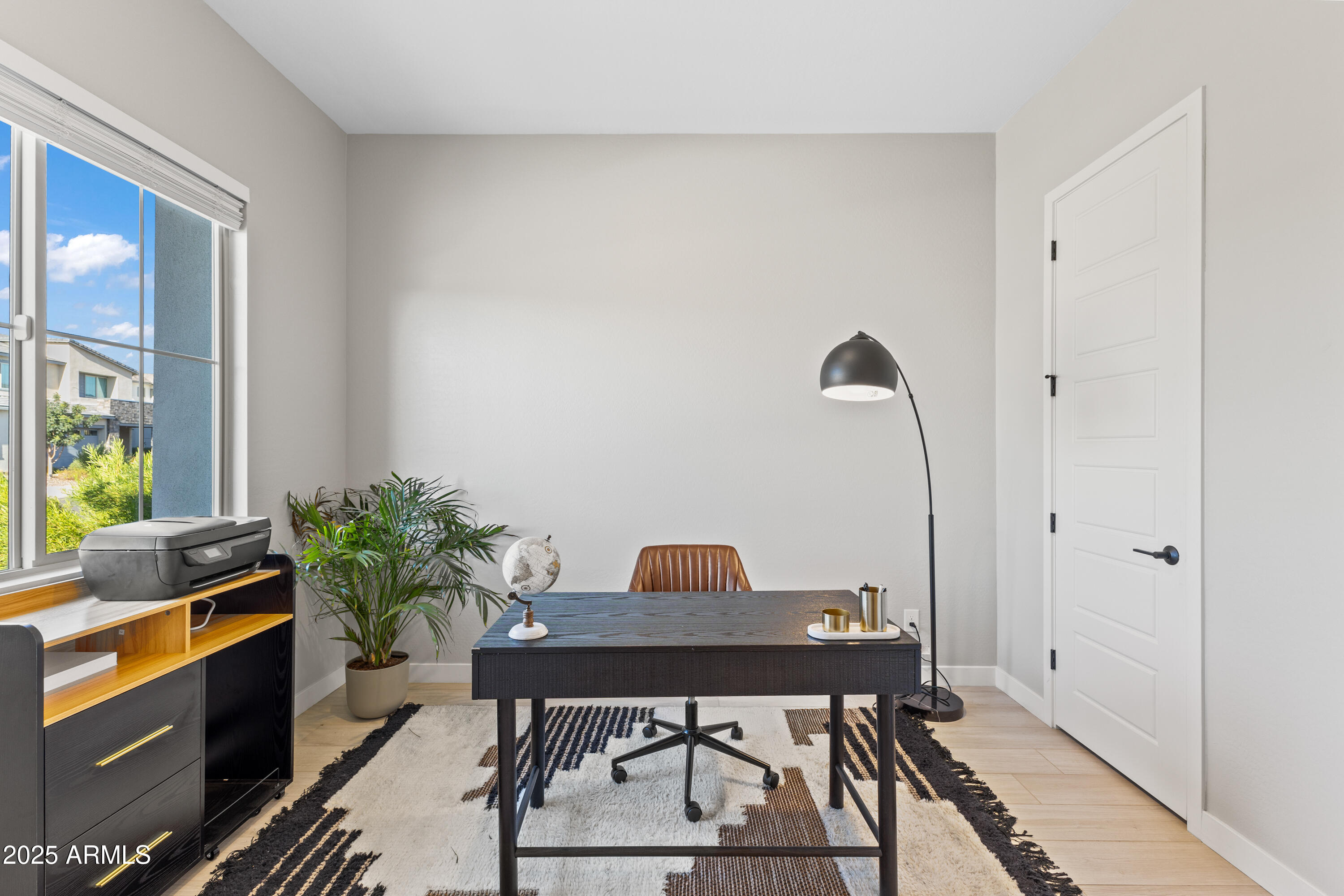 1463 E LODGEPOLE Drive