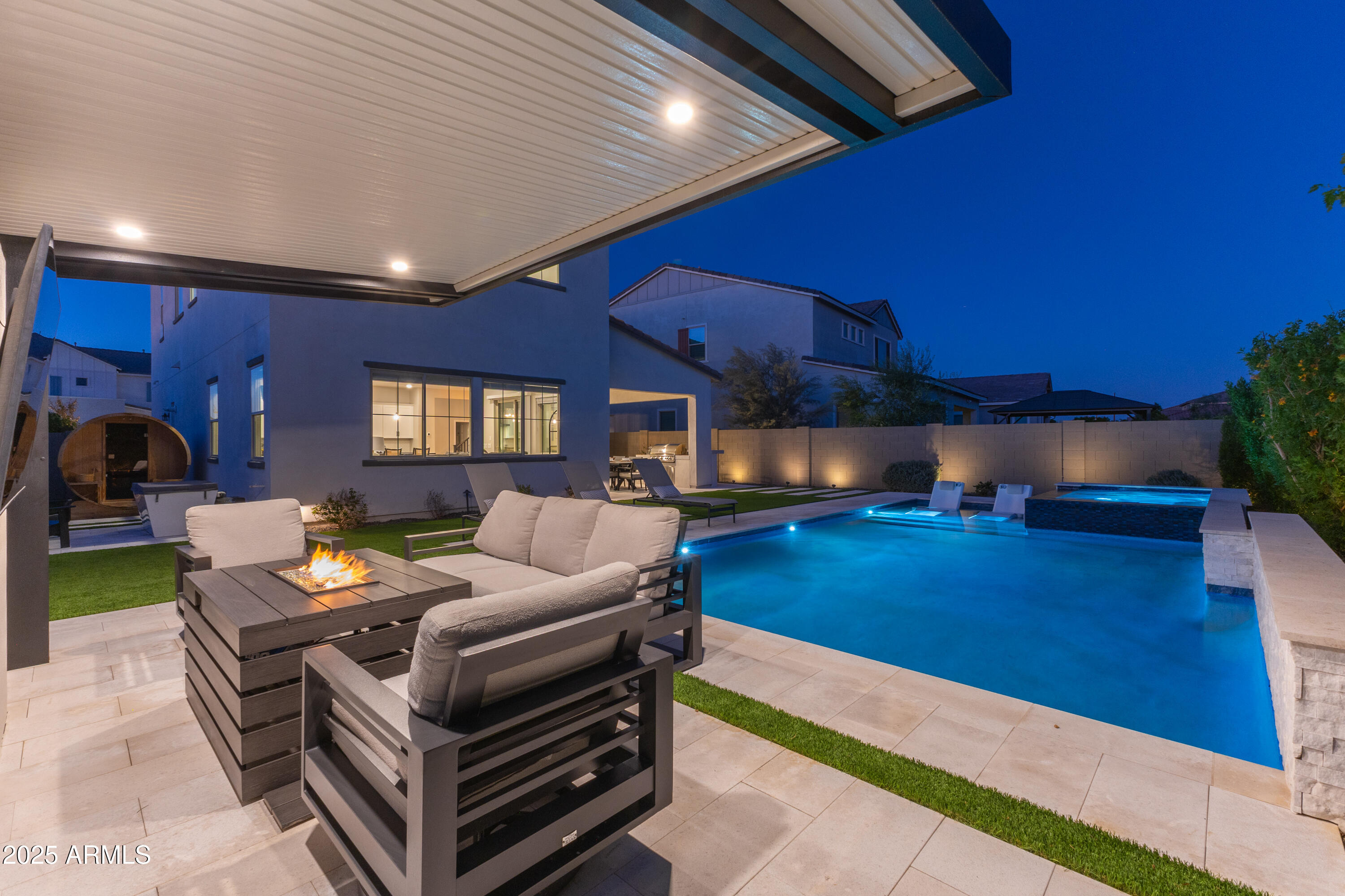 1463 E LODGEPOLE Drive