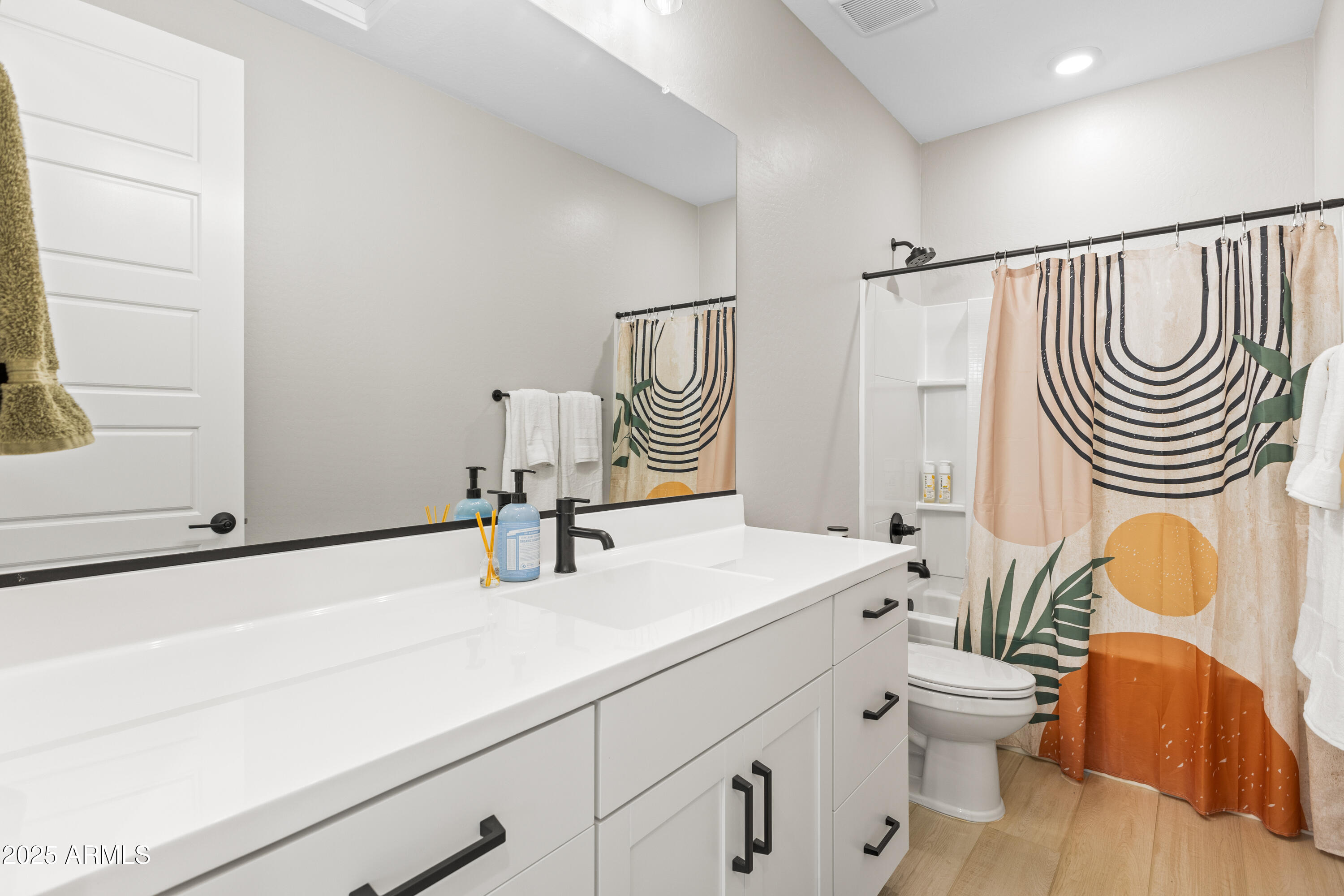 1463 E LODGEPOLE Drive