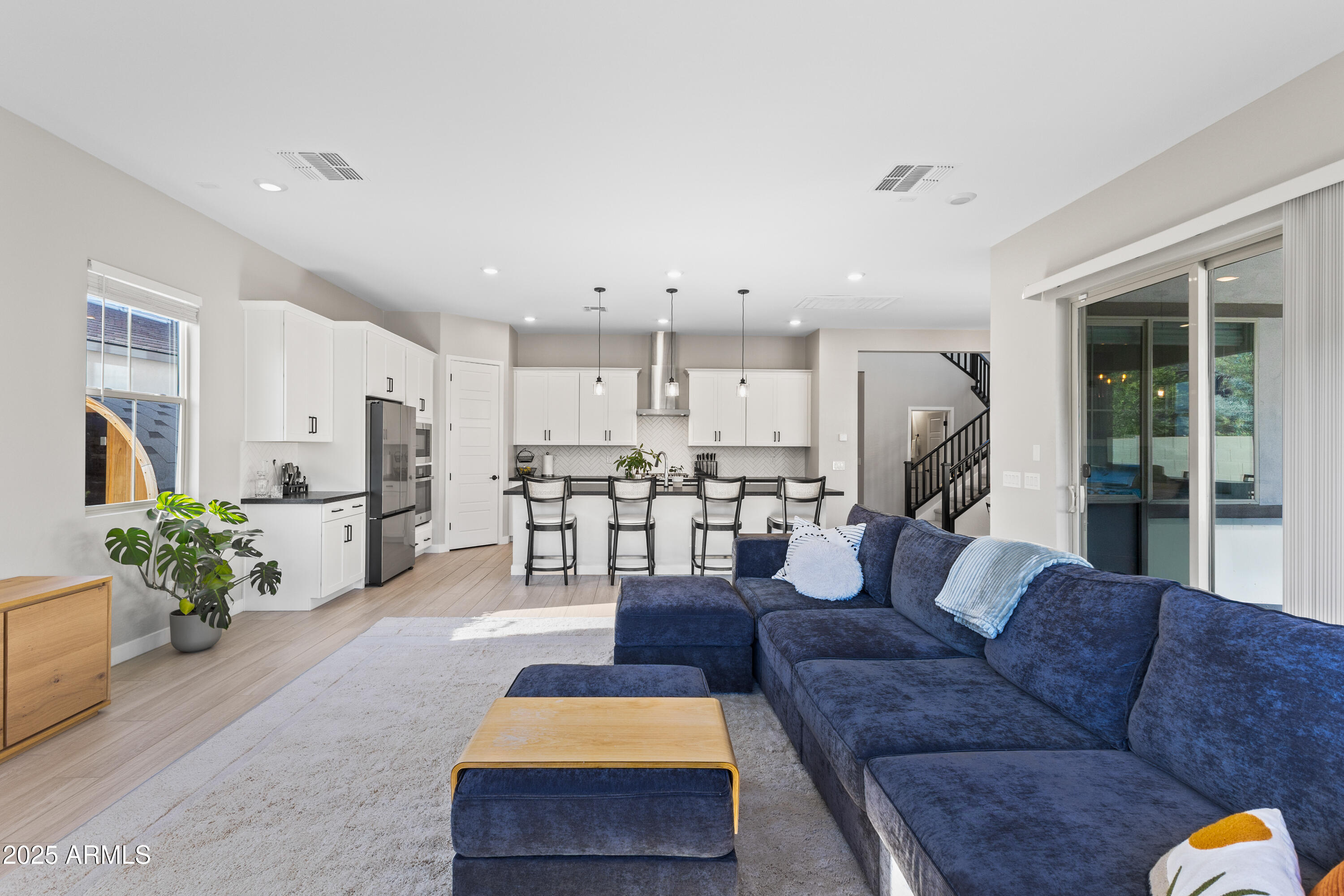 1463 E LODGEPOLE Drive