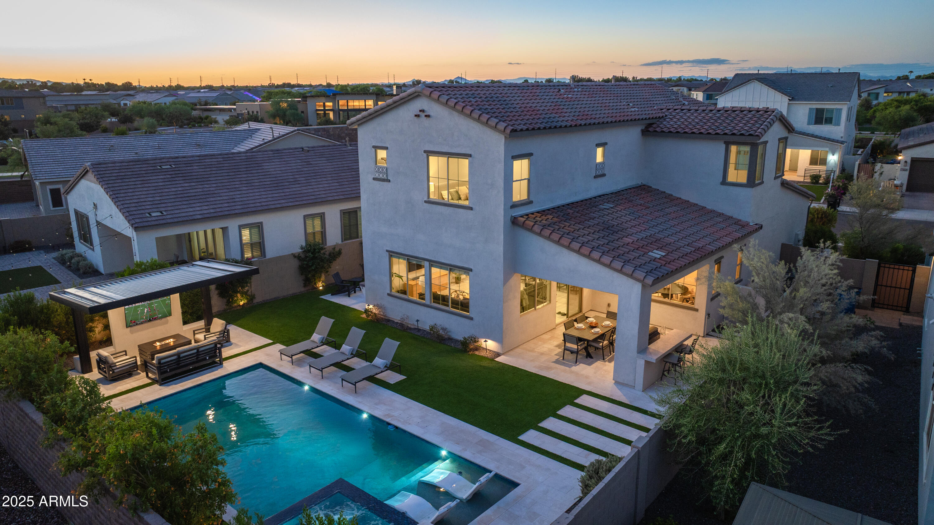 1463 E LODGEPOLE Drive