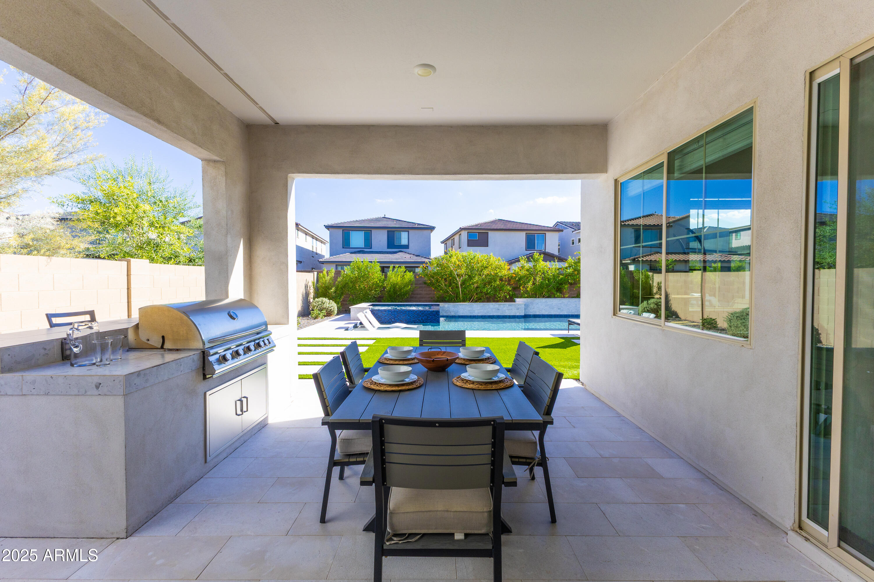 1463 E LODGEPOLE Drive