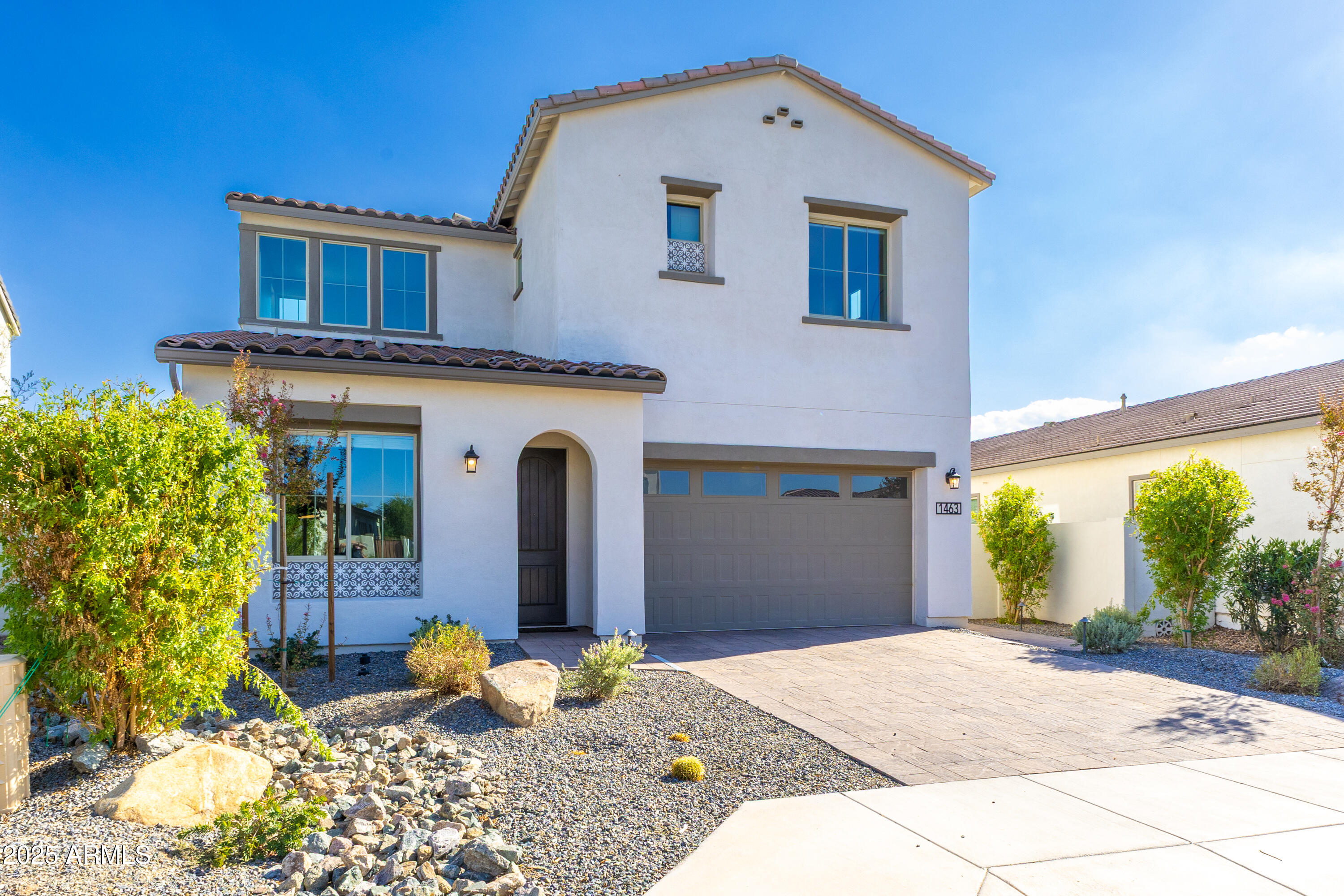 1463 E LODGEPOLE Drive