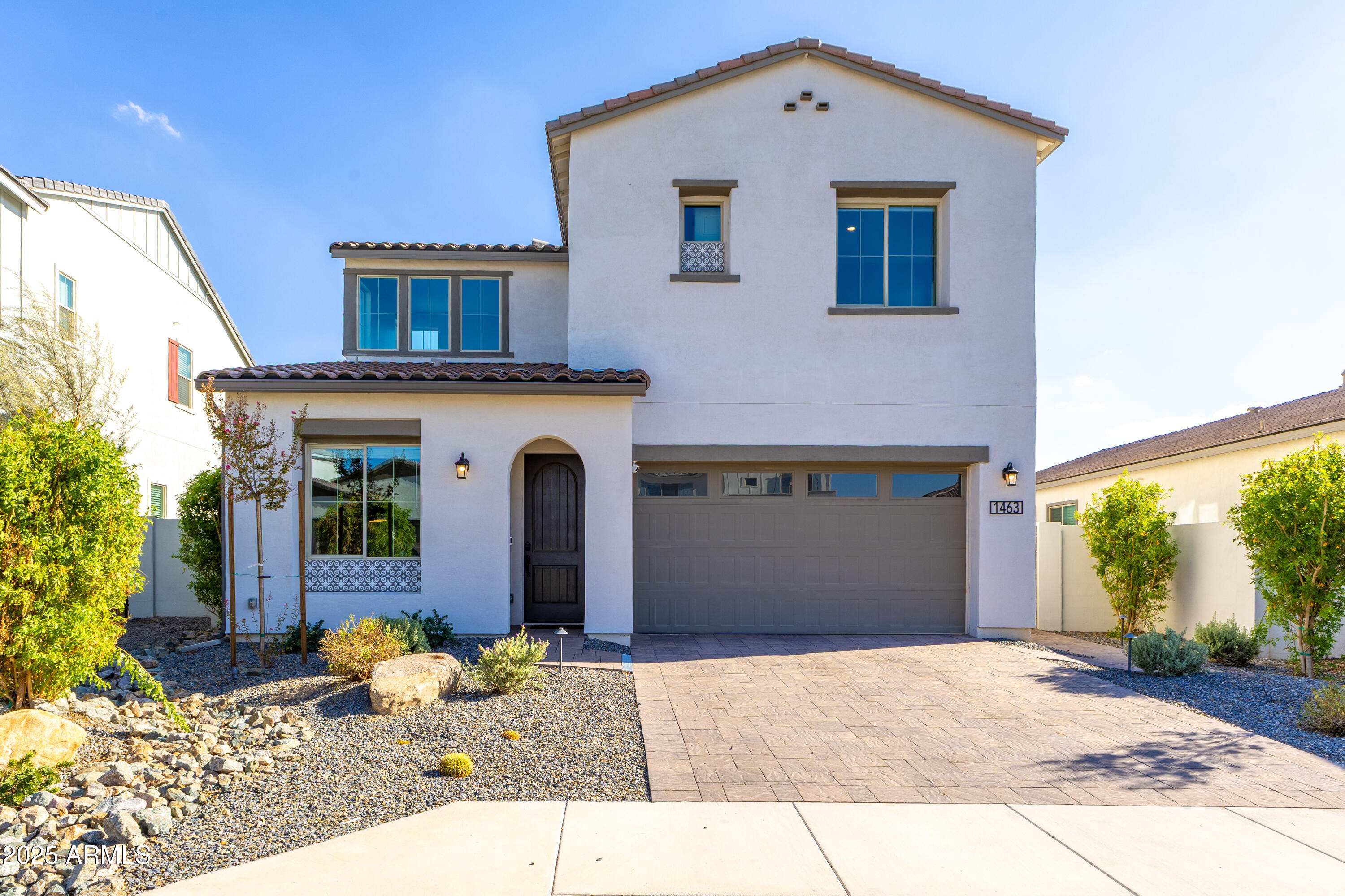 1463 E LODGEPOLE Drive