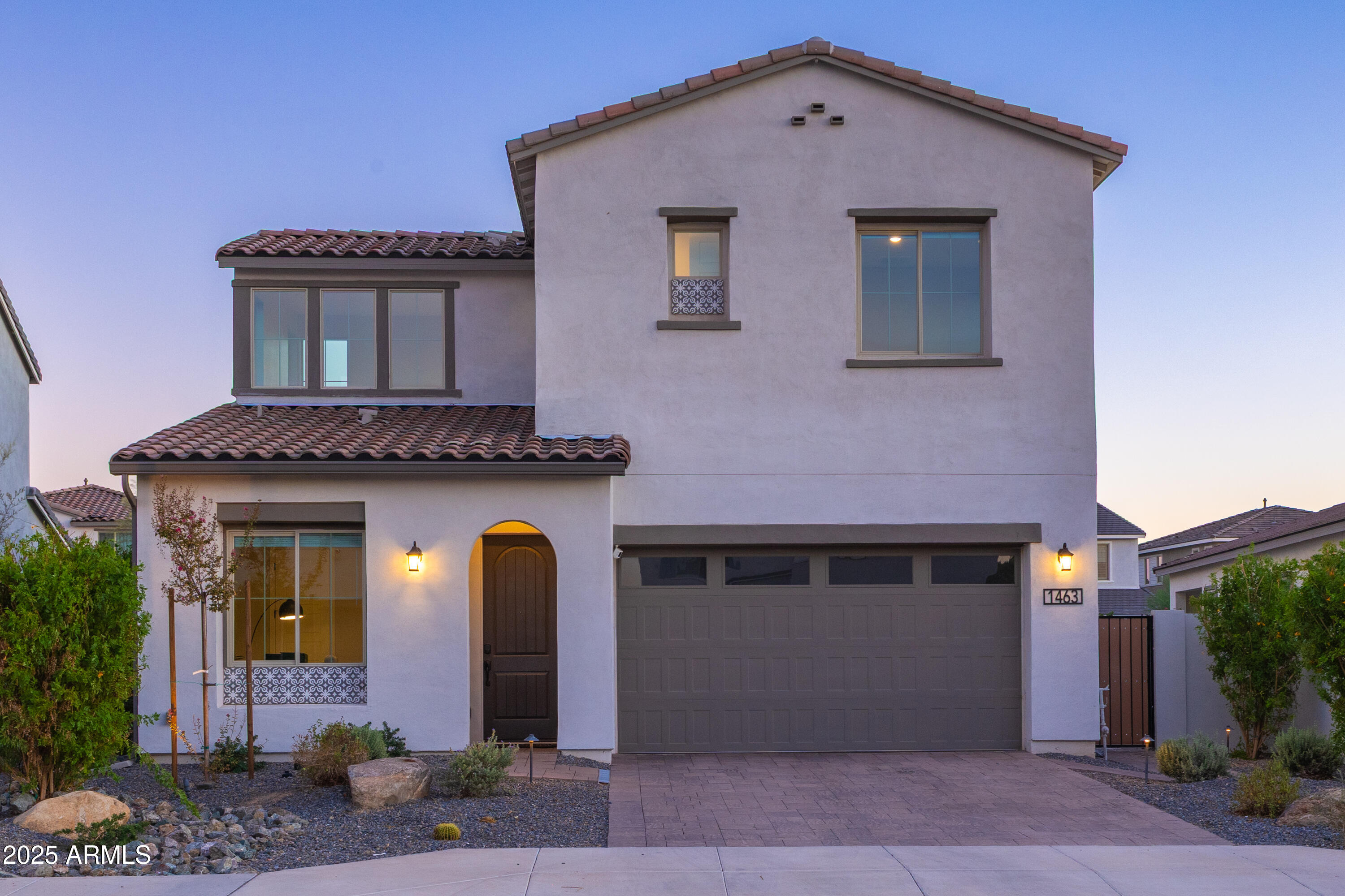 1463 E LODGEPOLE Drive