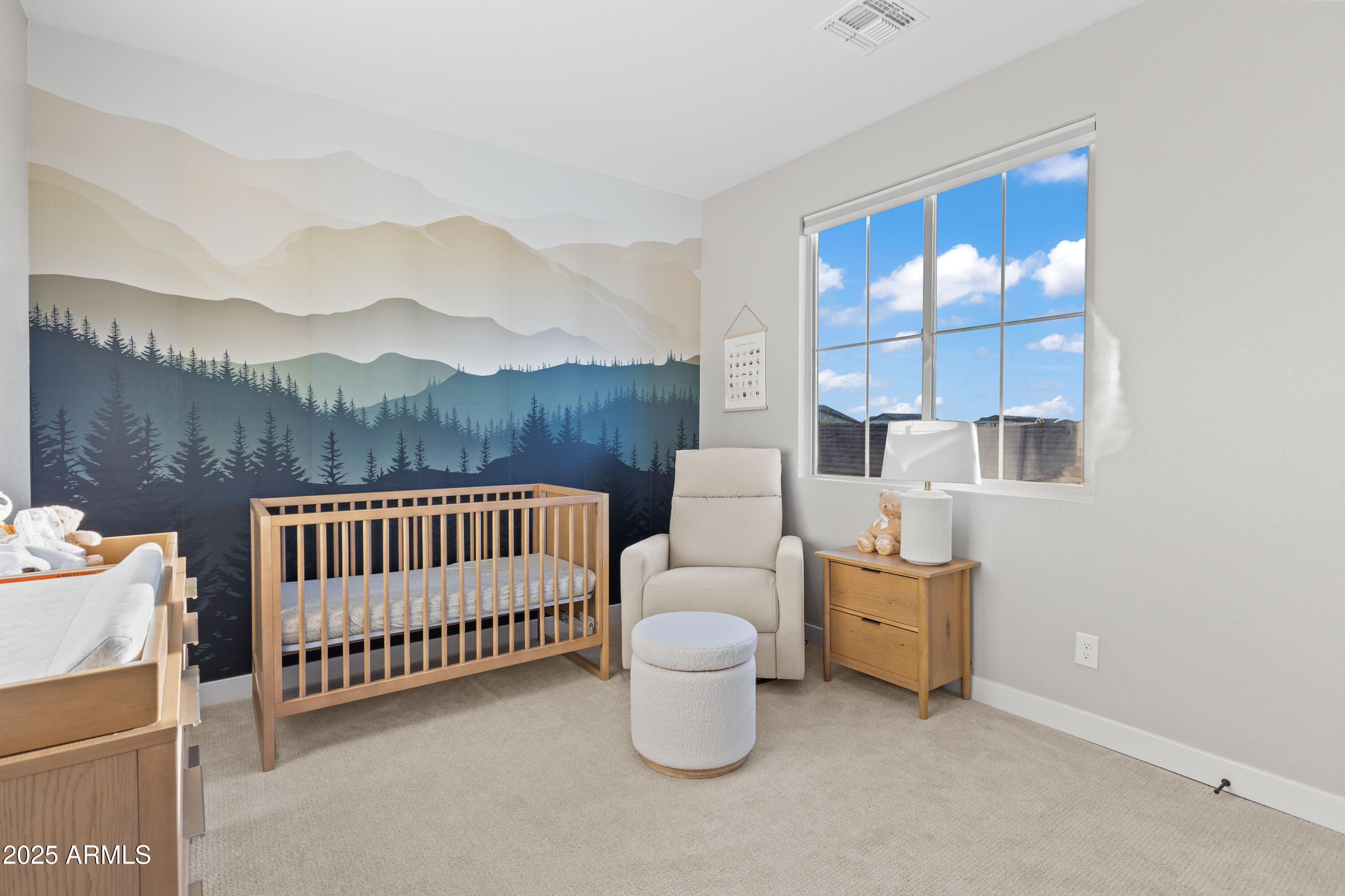 1463 E LODGEPOLE Drive