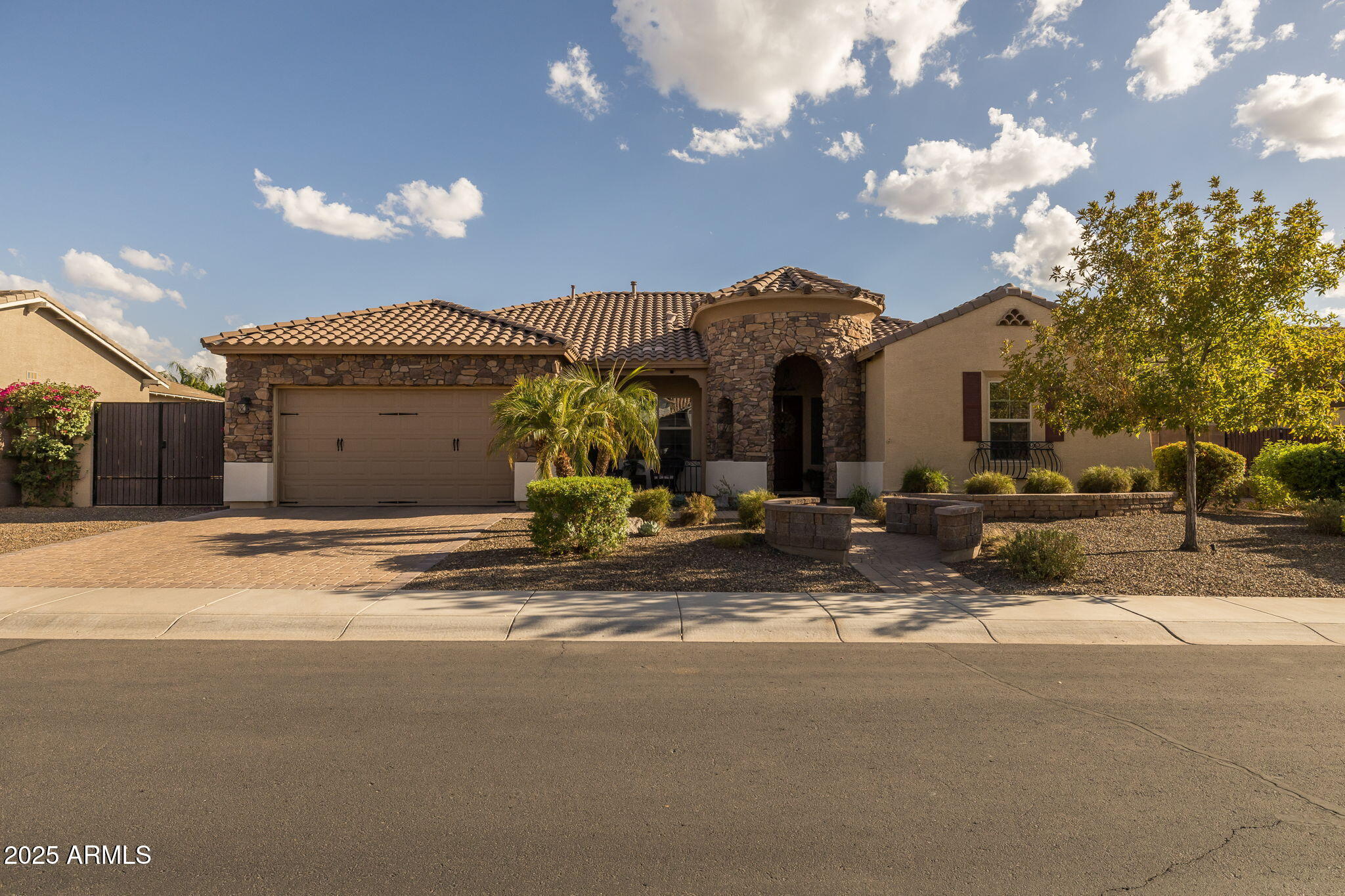 3907 E ENROSE Street