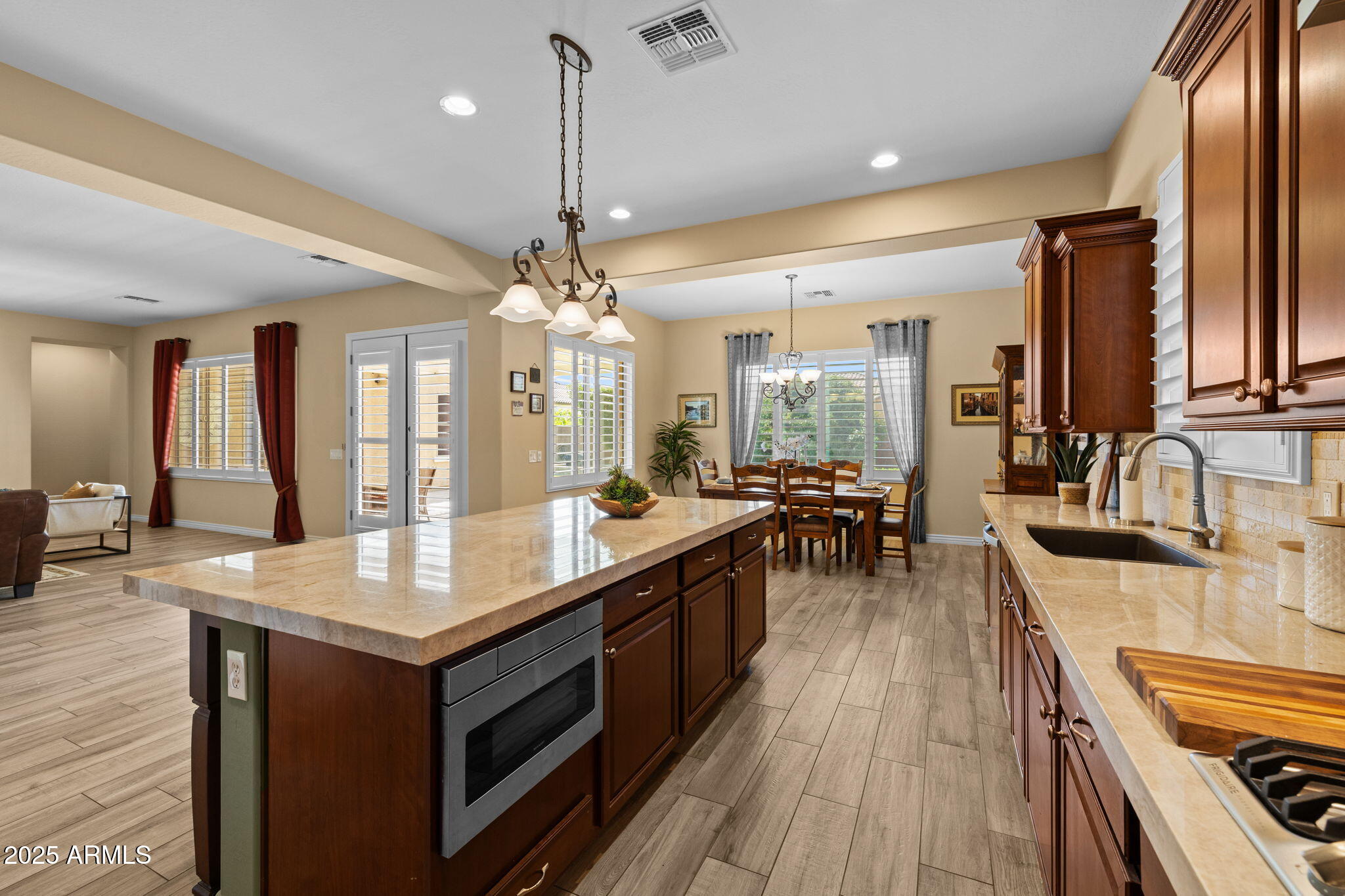 3907 E ENROSE Street