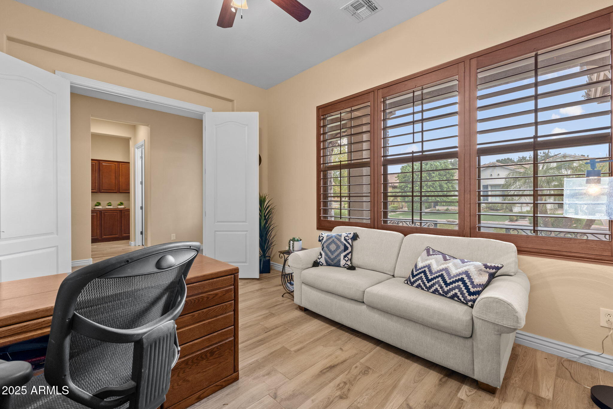 3907 E ENROSE Street