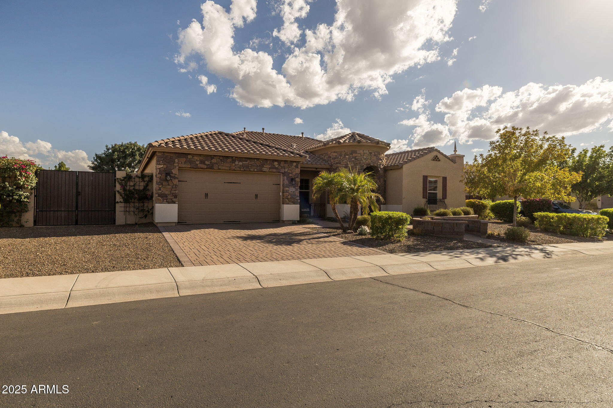 3907 E ENROSE Street