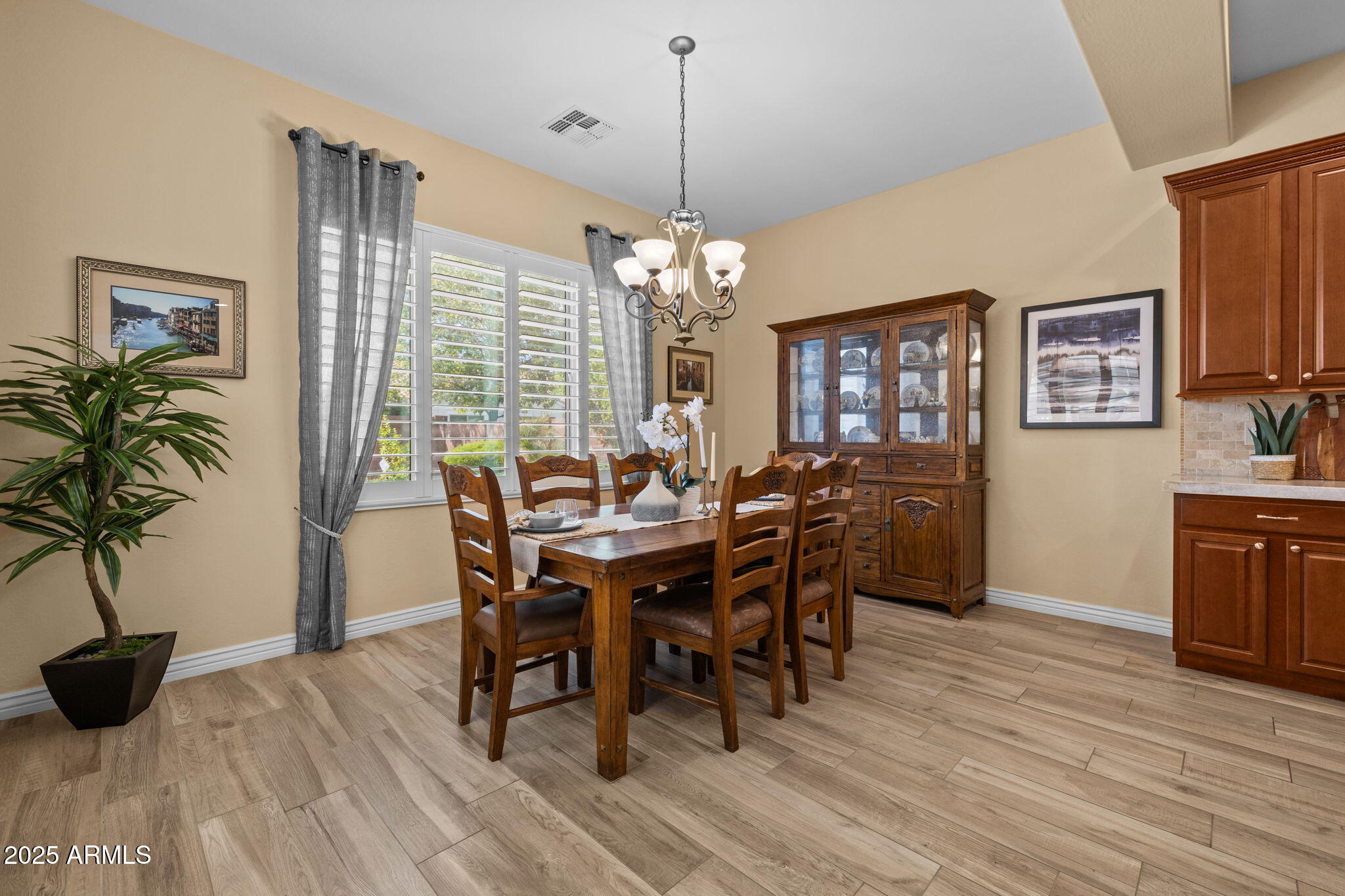 3907 E ENROSE Street