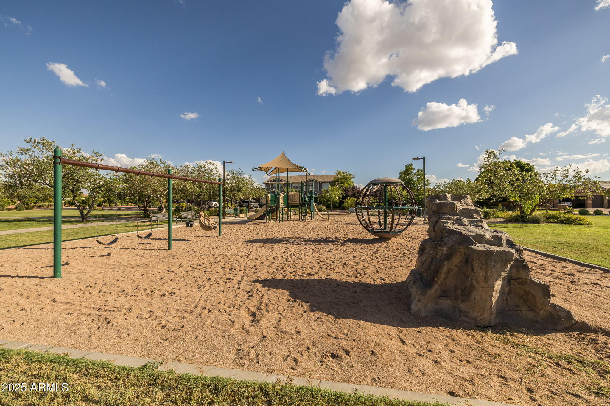 3907 E ENROSE Street