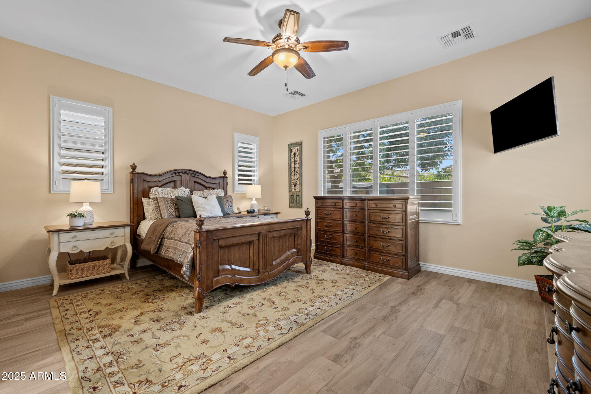 3907 E ENROSE Street