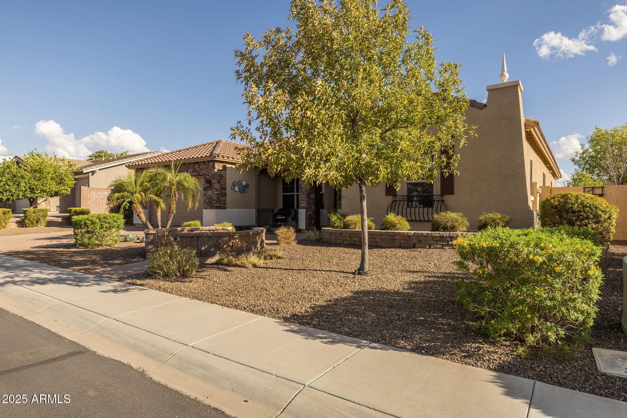 3907 E ENROSE Street