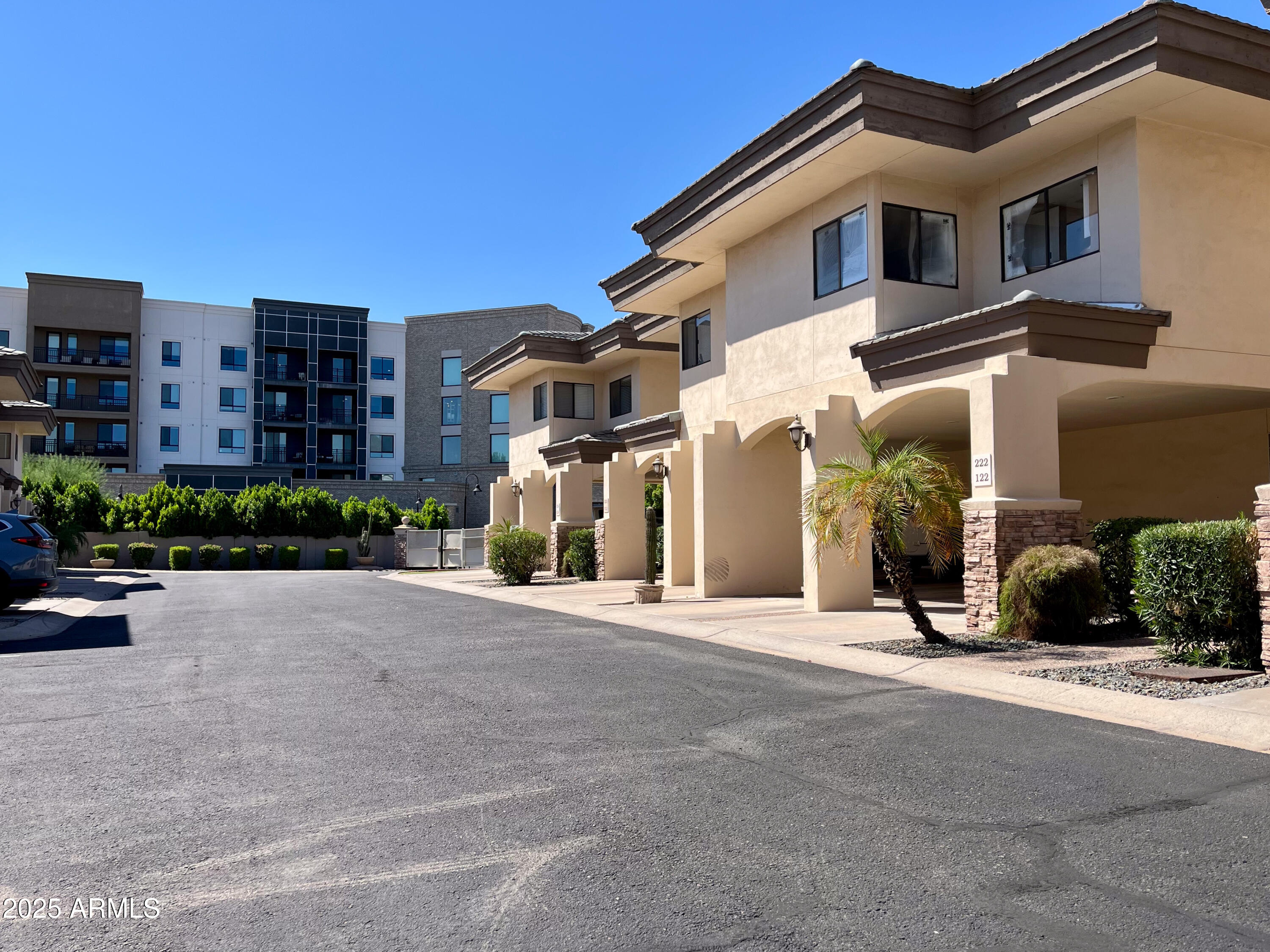 3235 E CAMELBACK Road, 115