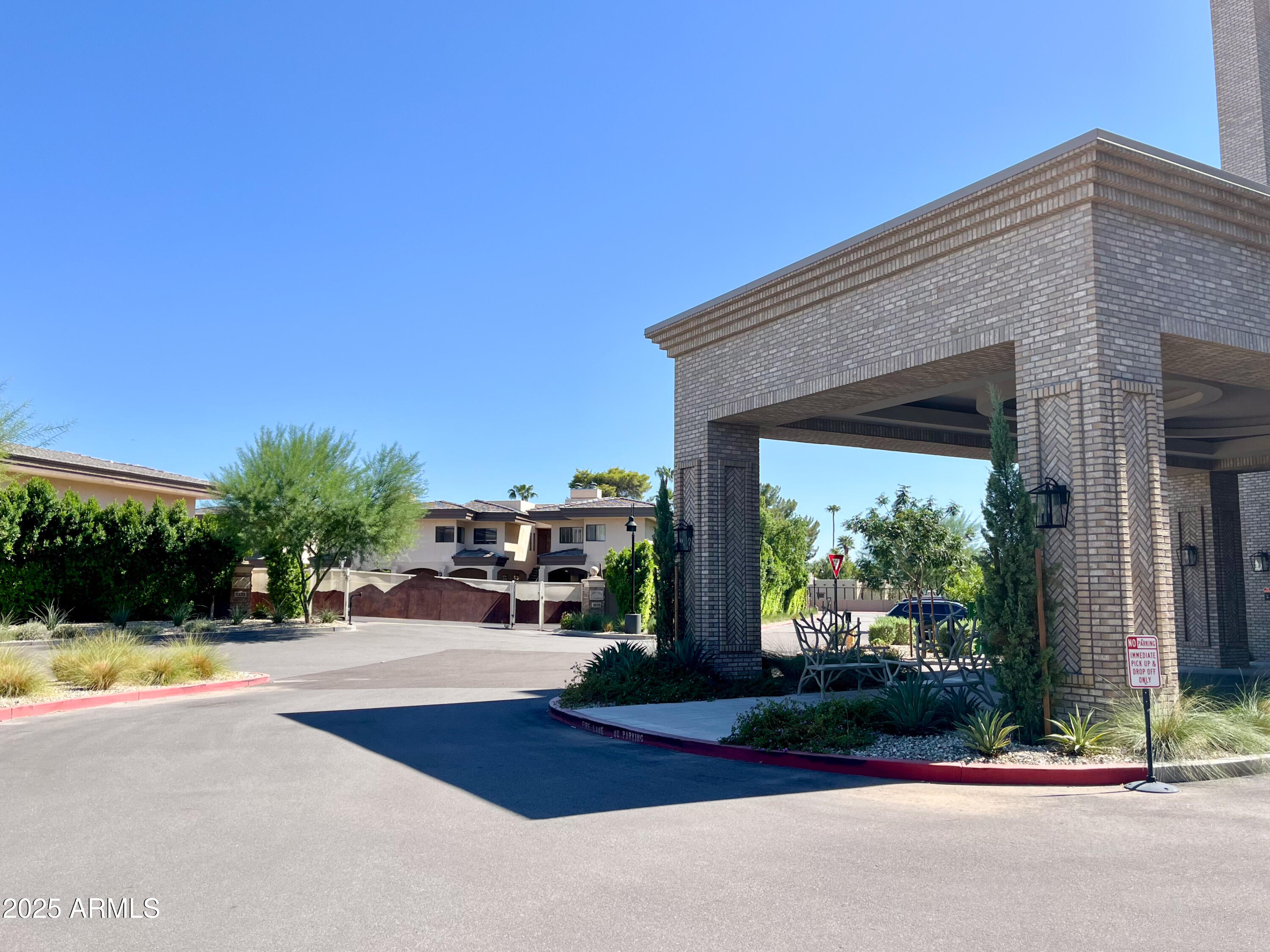 3235 E CAMELBACK Road, 115