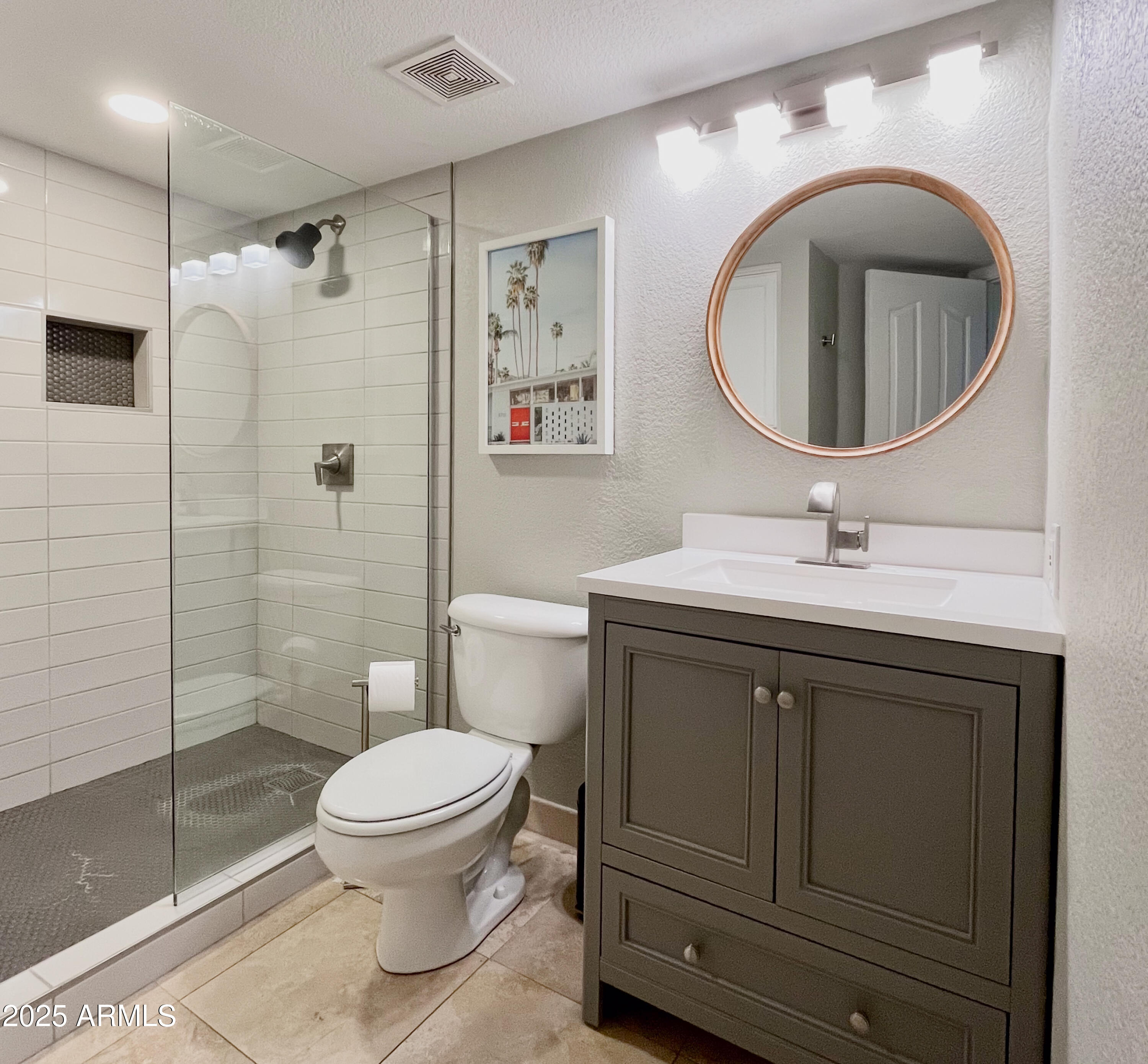 3235 E CAMELBACK Road, 115