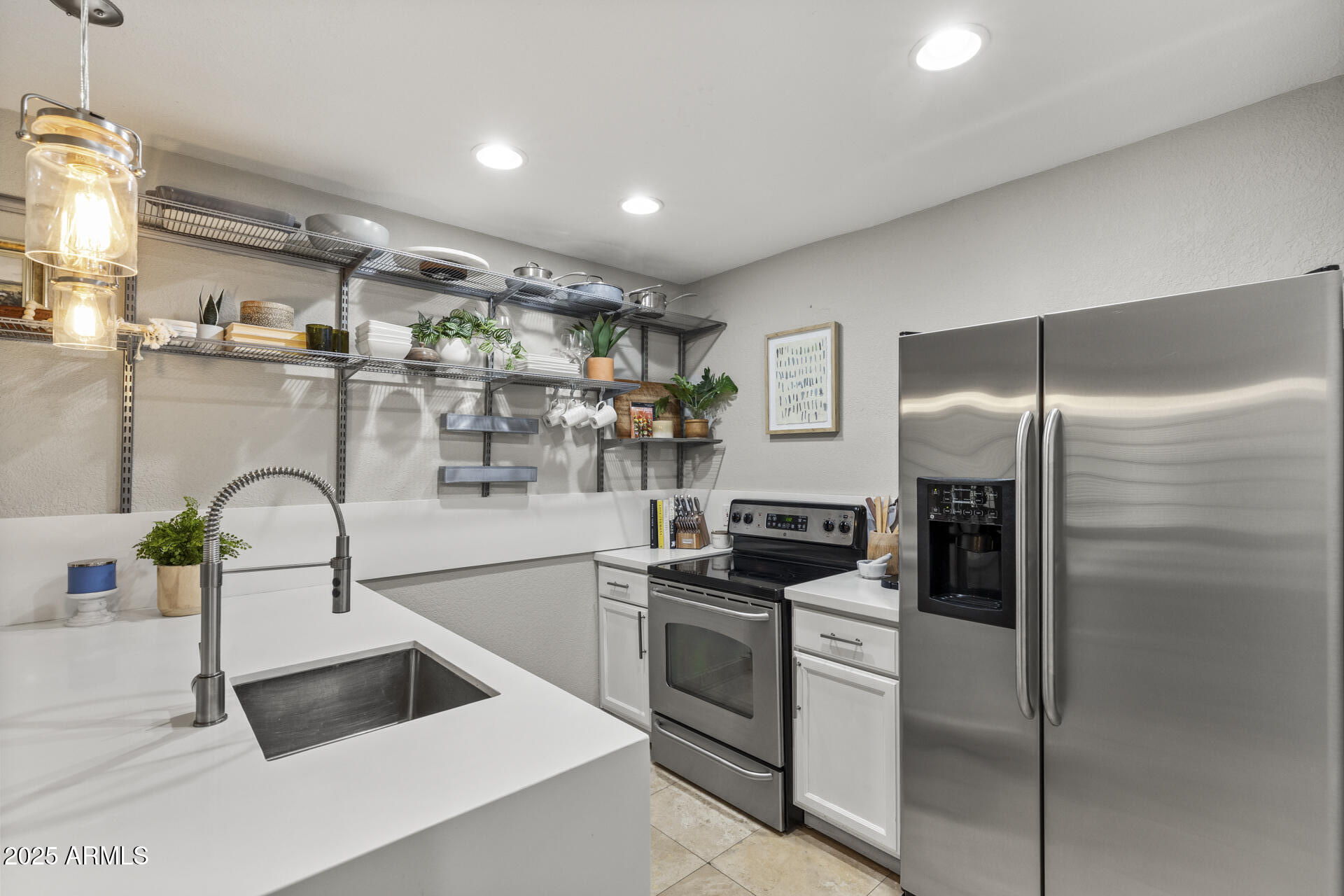 3235 E CAMELBACK Road, 115