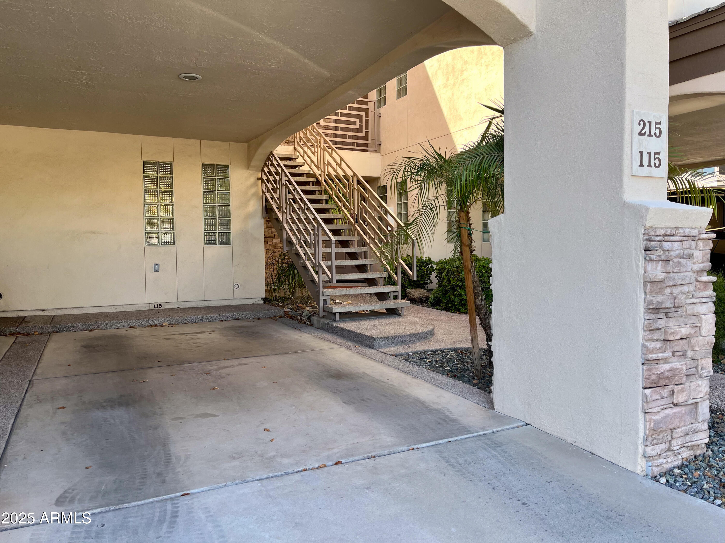 3235 E CAMELBACK Road, 115