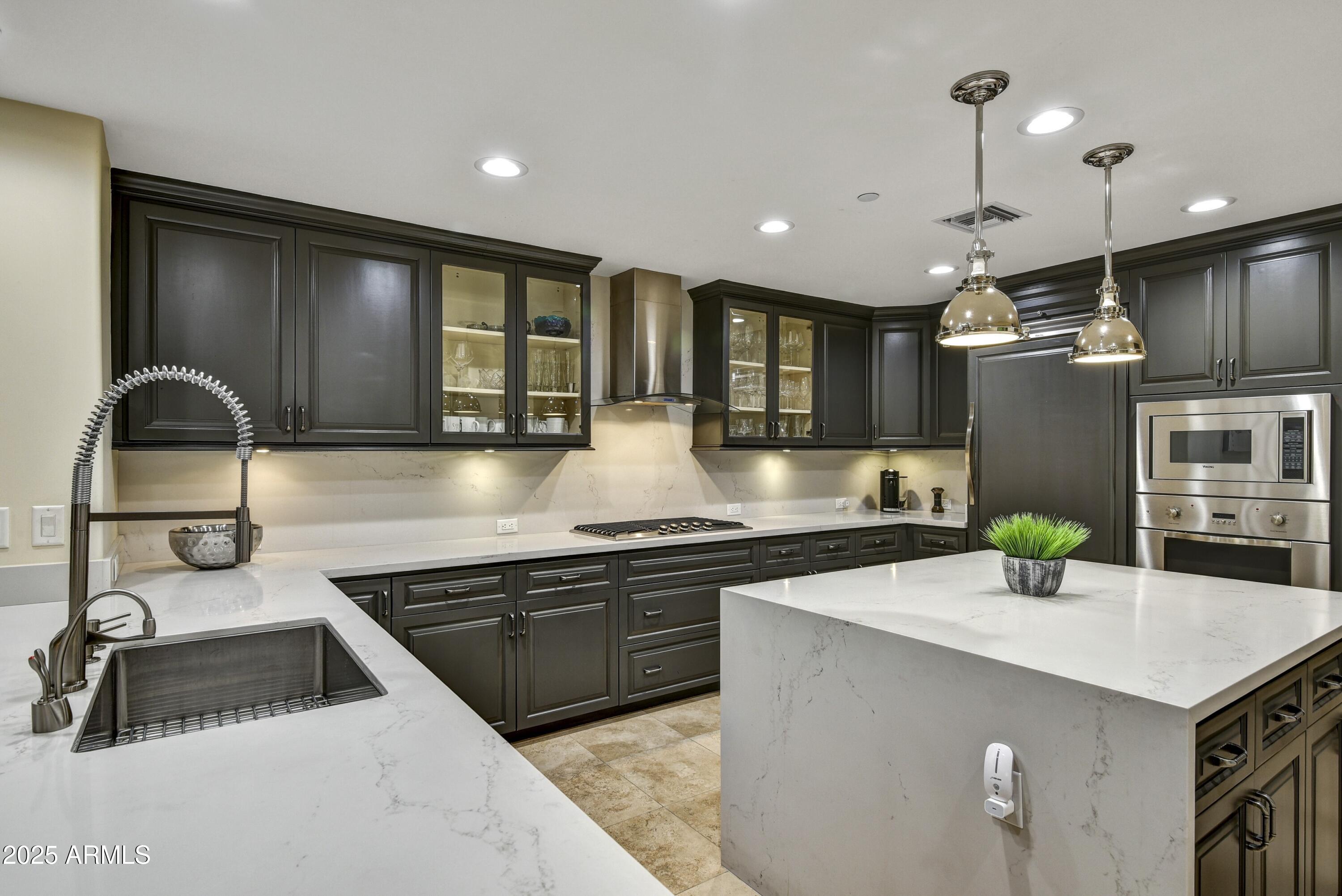 7181 E CAMELBACK Road, 907