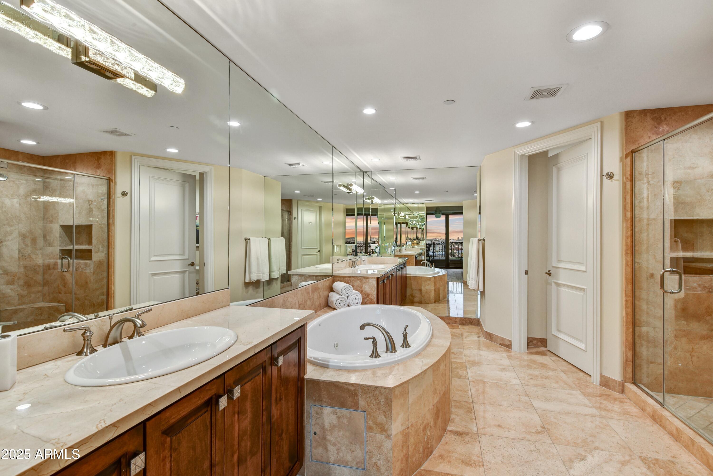 7181 E CAMELBACK Road, 907