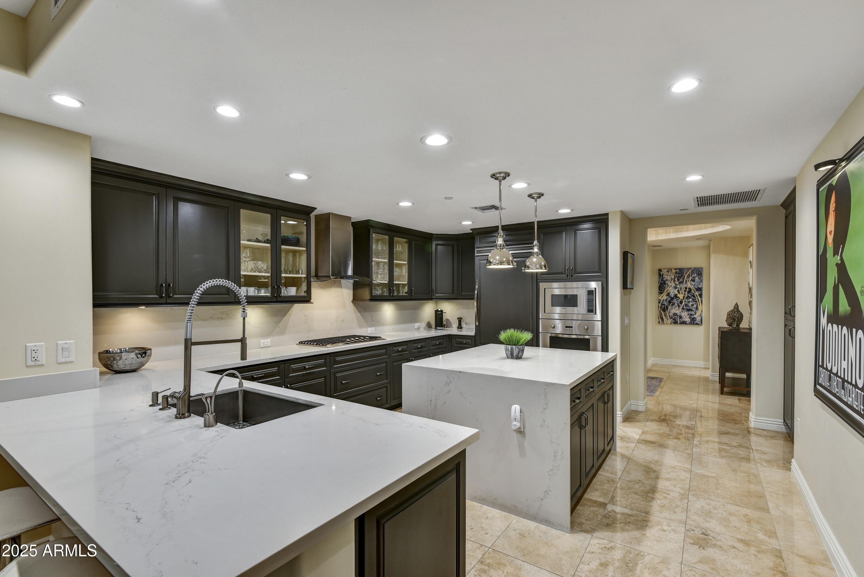 7181 E CAMELBACK Road, 907