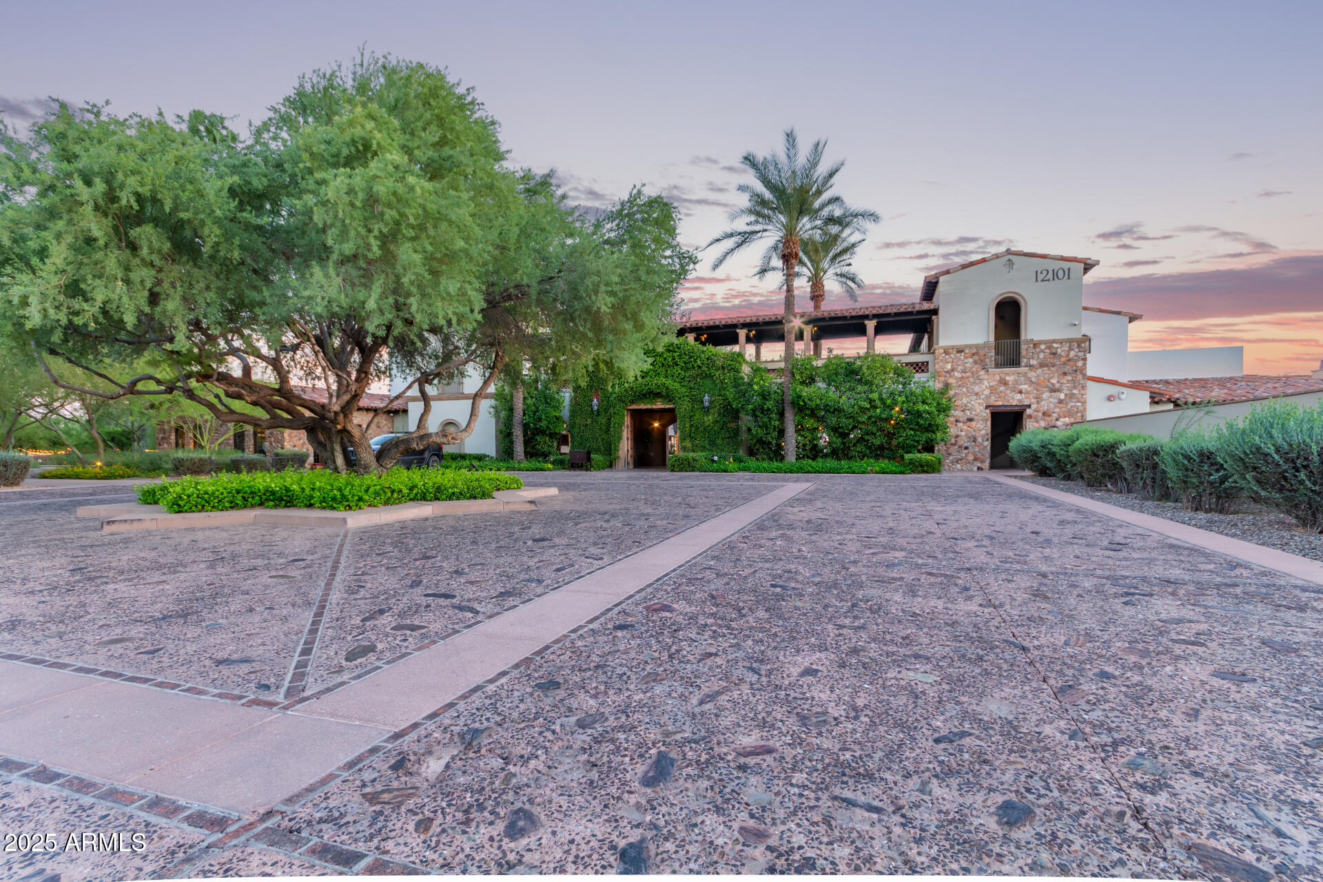 11707 W DOVE WING Way