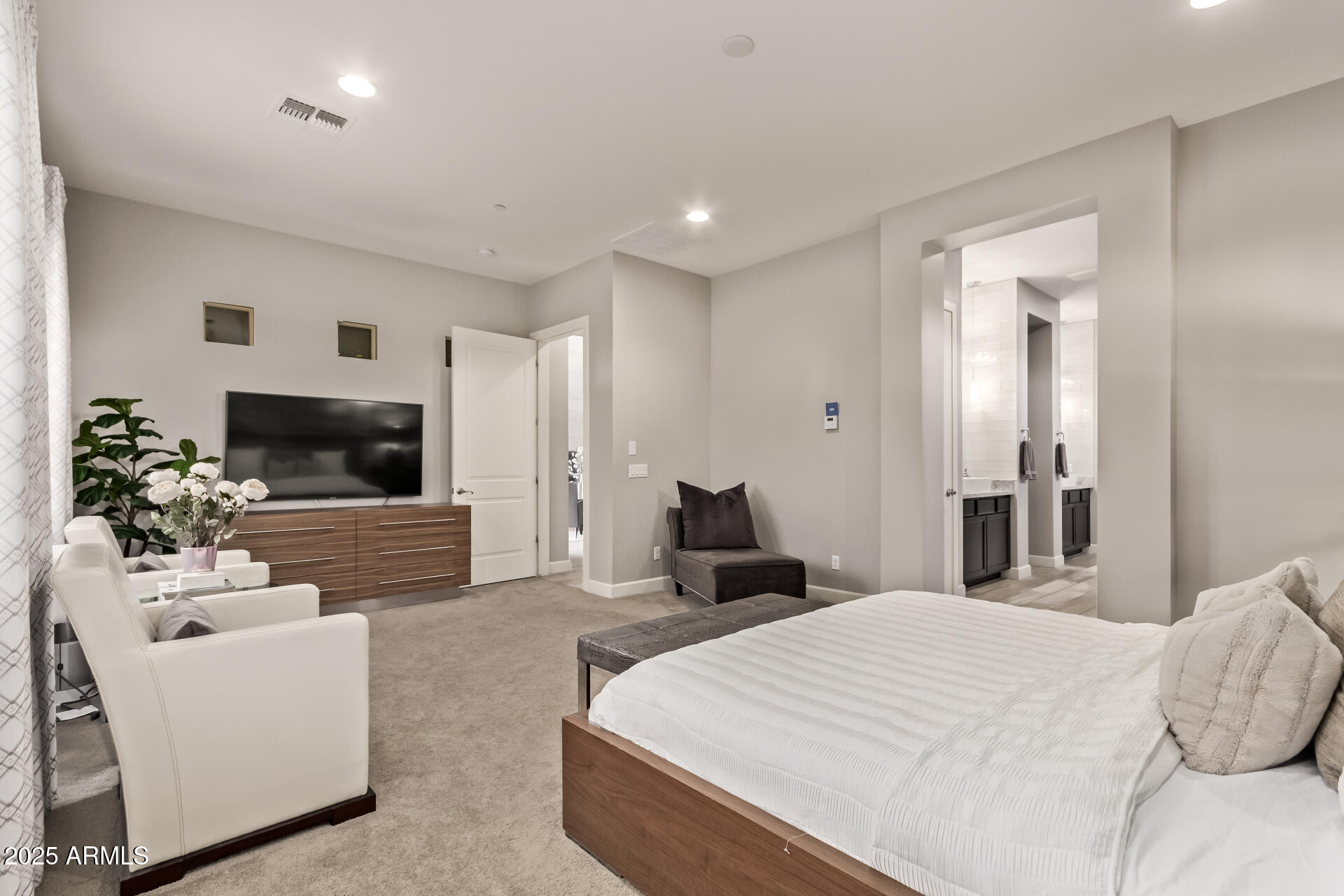 11707 W DOVE WING Way