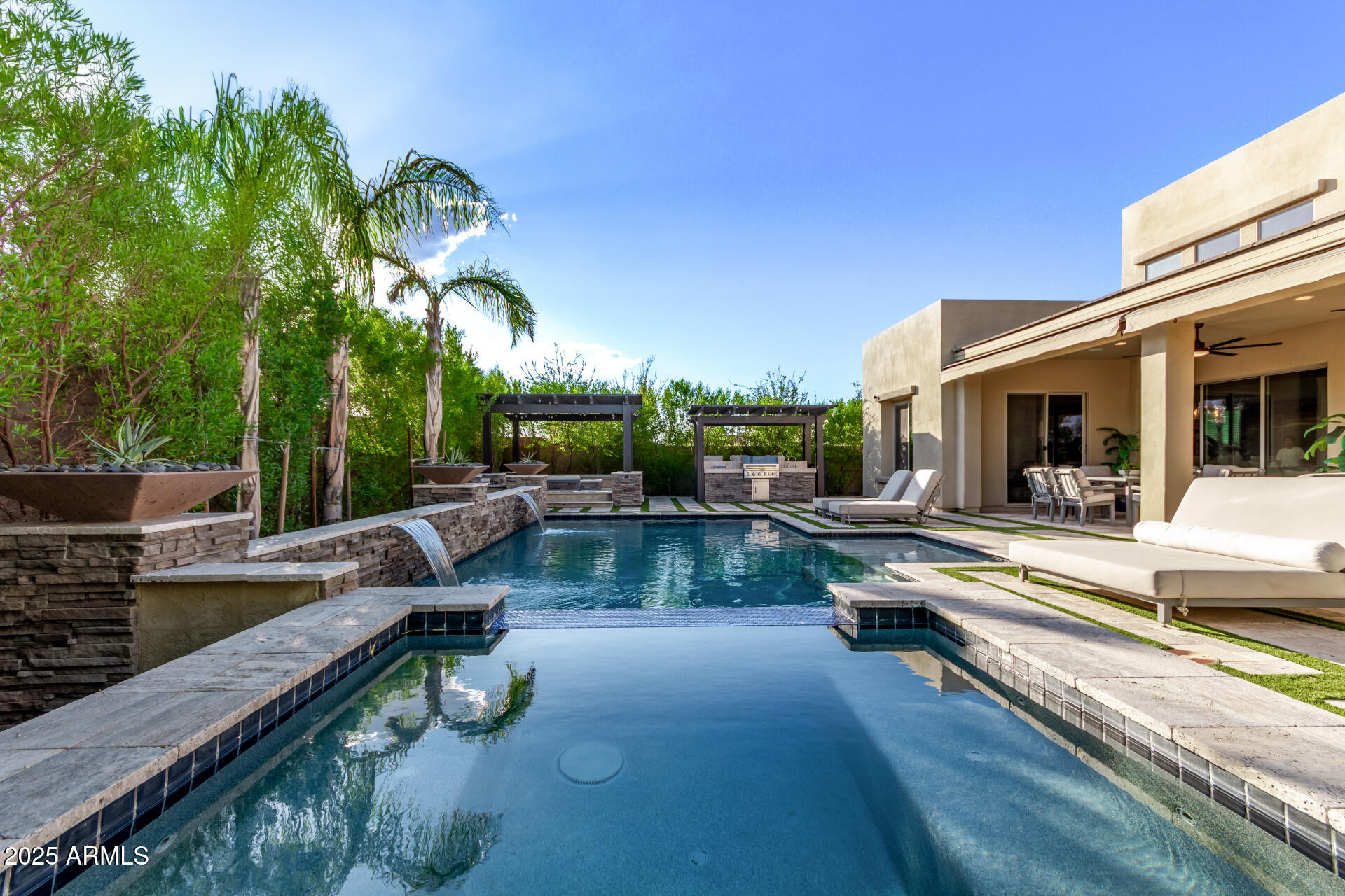 11707 W DOVE WING Way