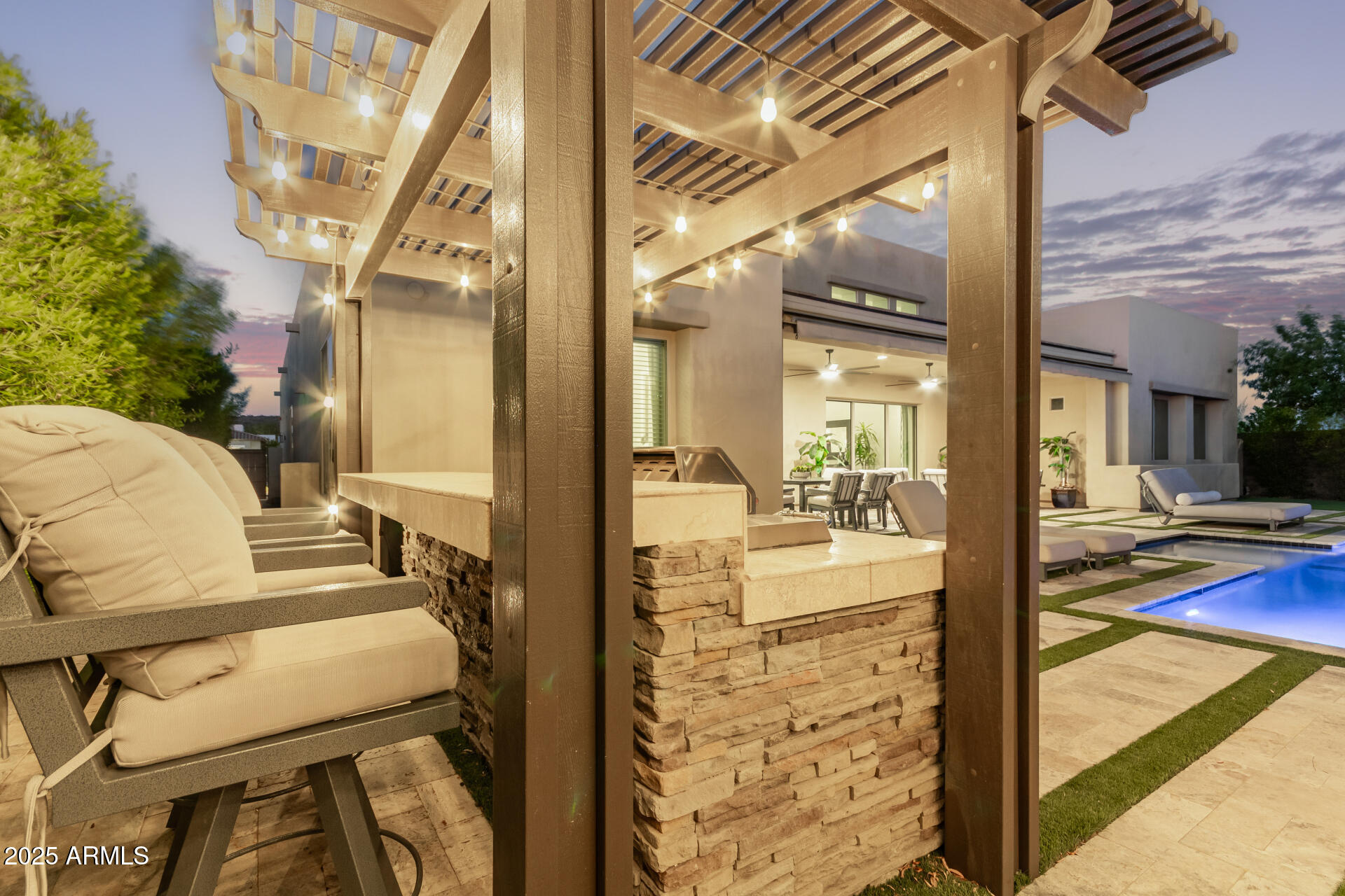 11707 W DOVE WING Way