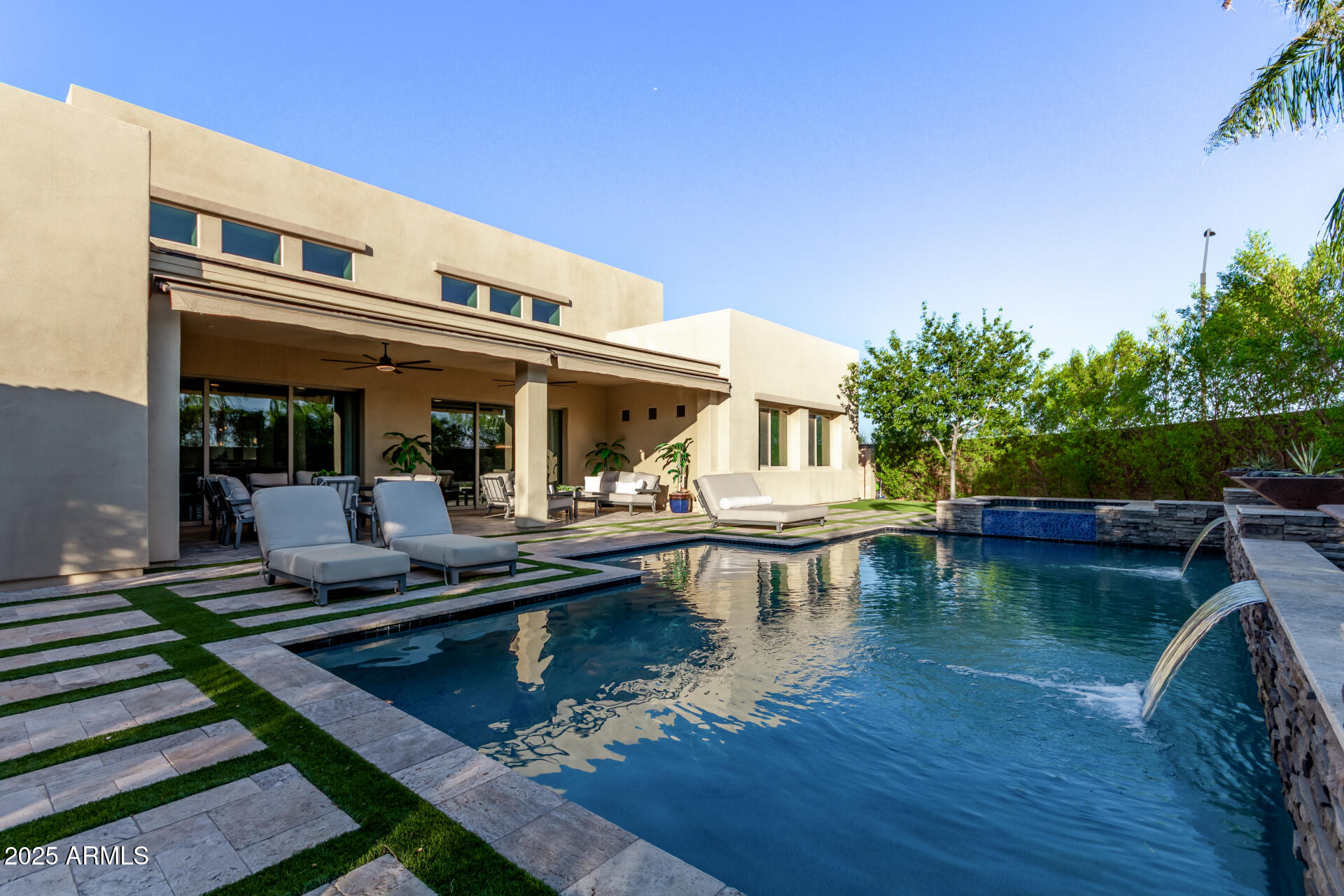 11707 W DOVE WING Way