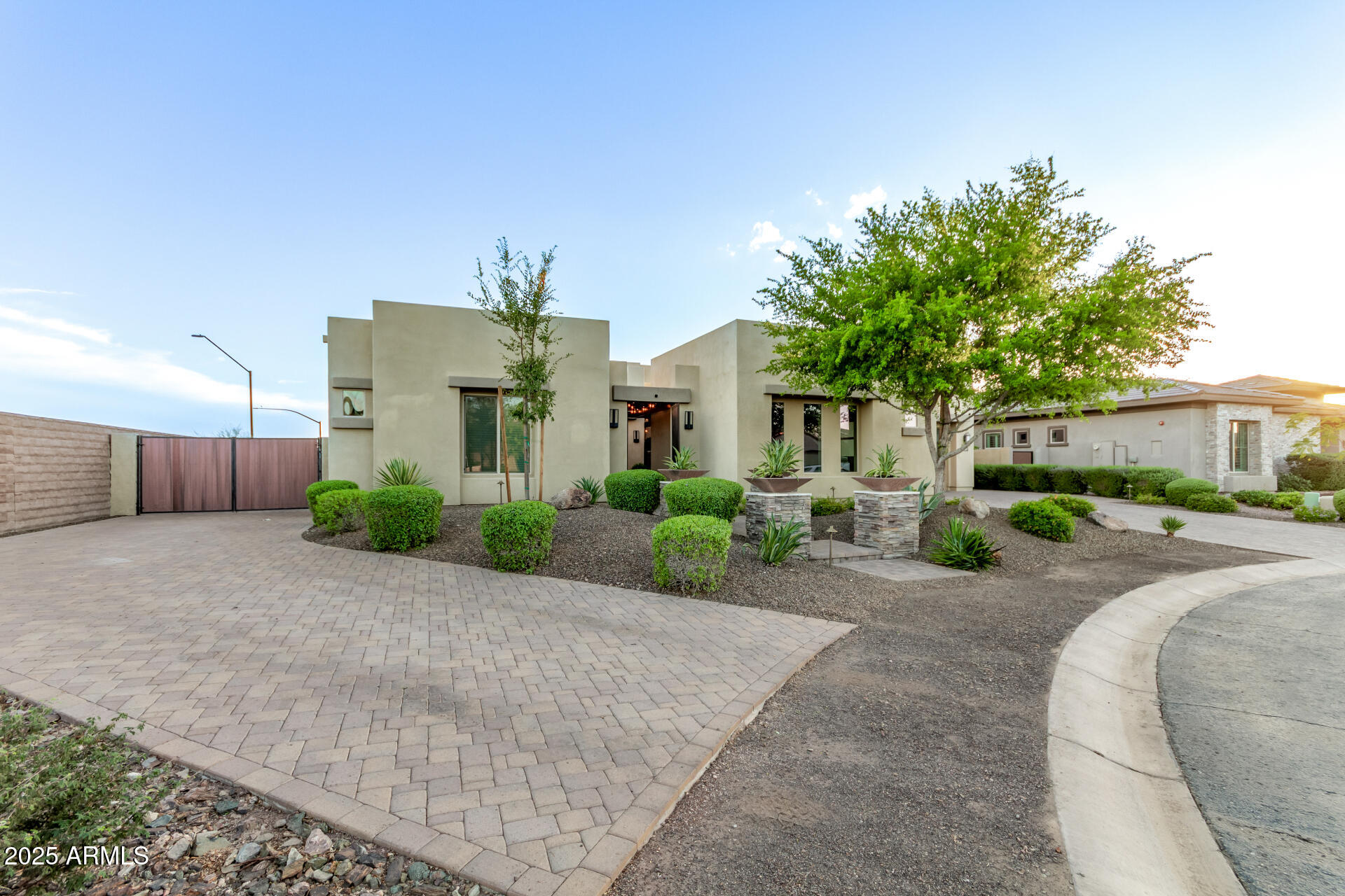 11707 W DOVE WING Way