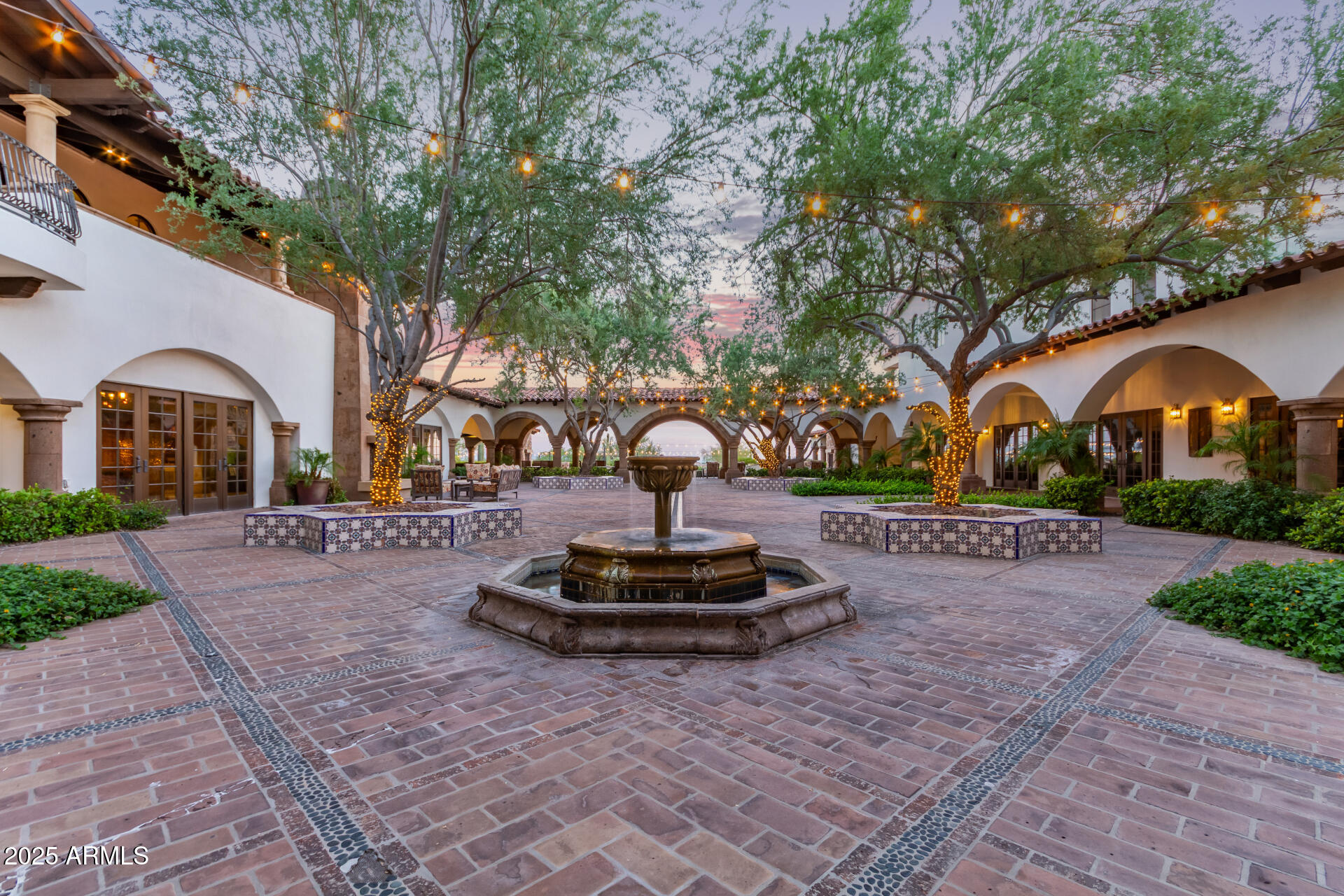 11707 W DOVE WING Way