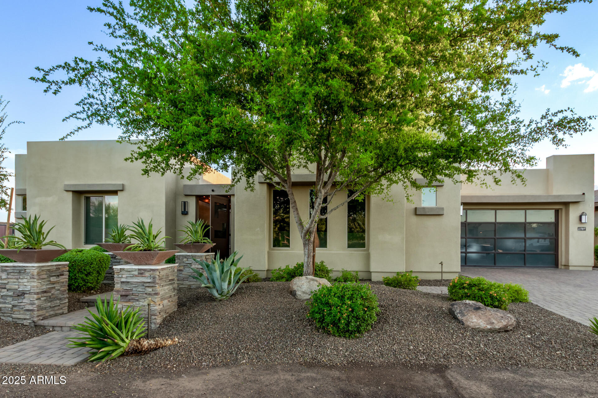 11707 W DOVE WING Way