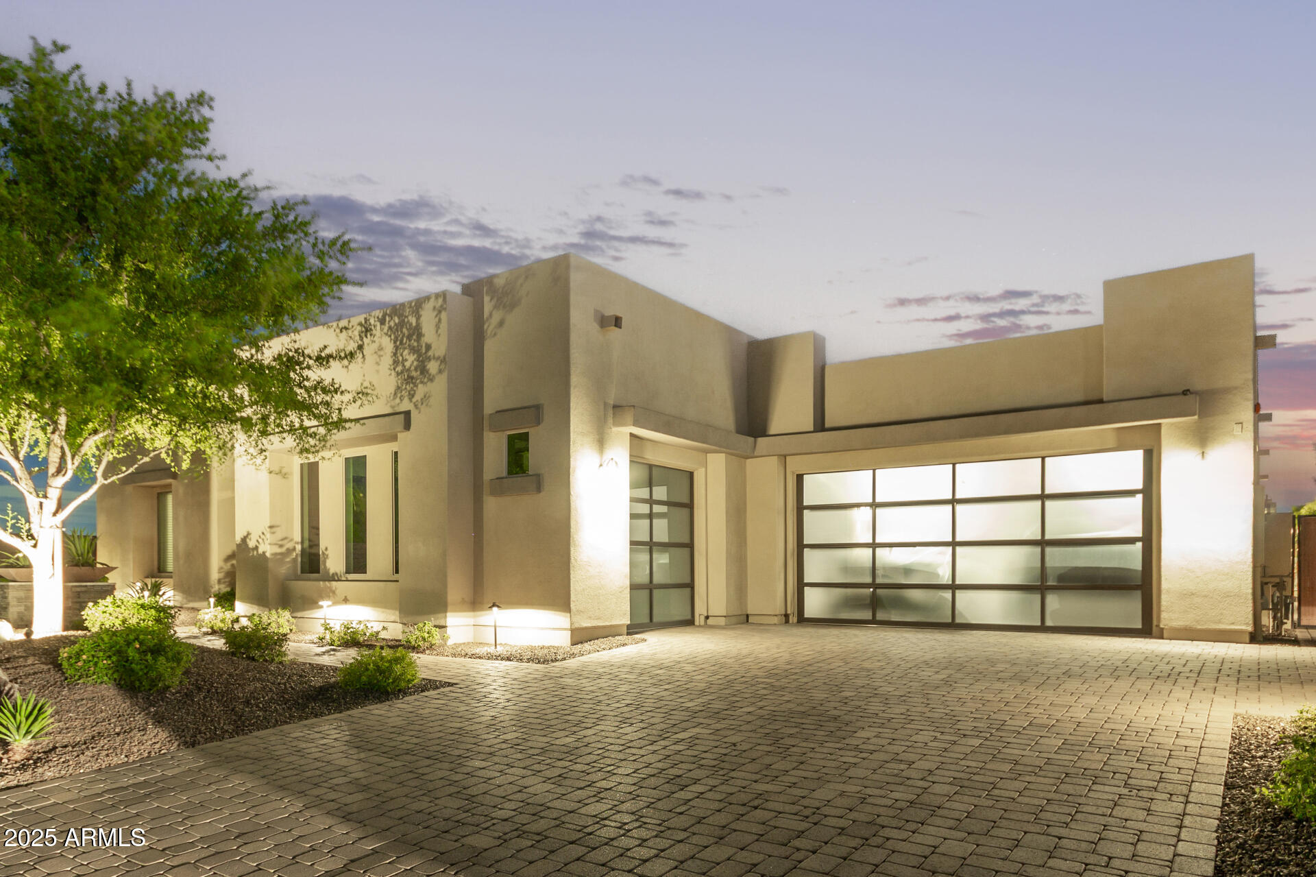 11707 W DOVE WING Way