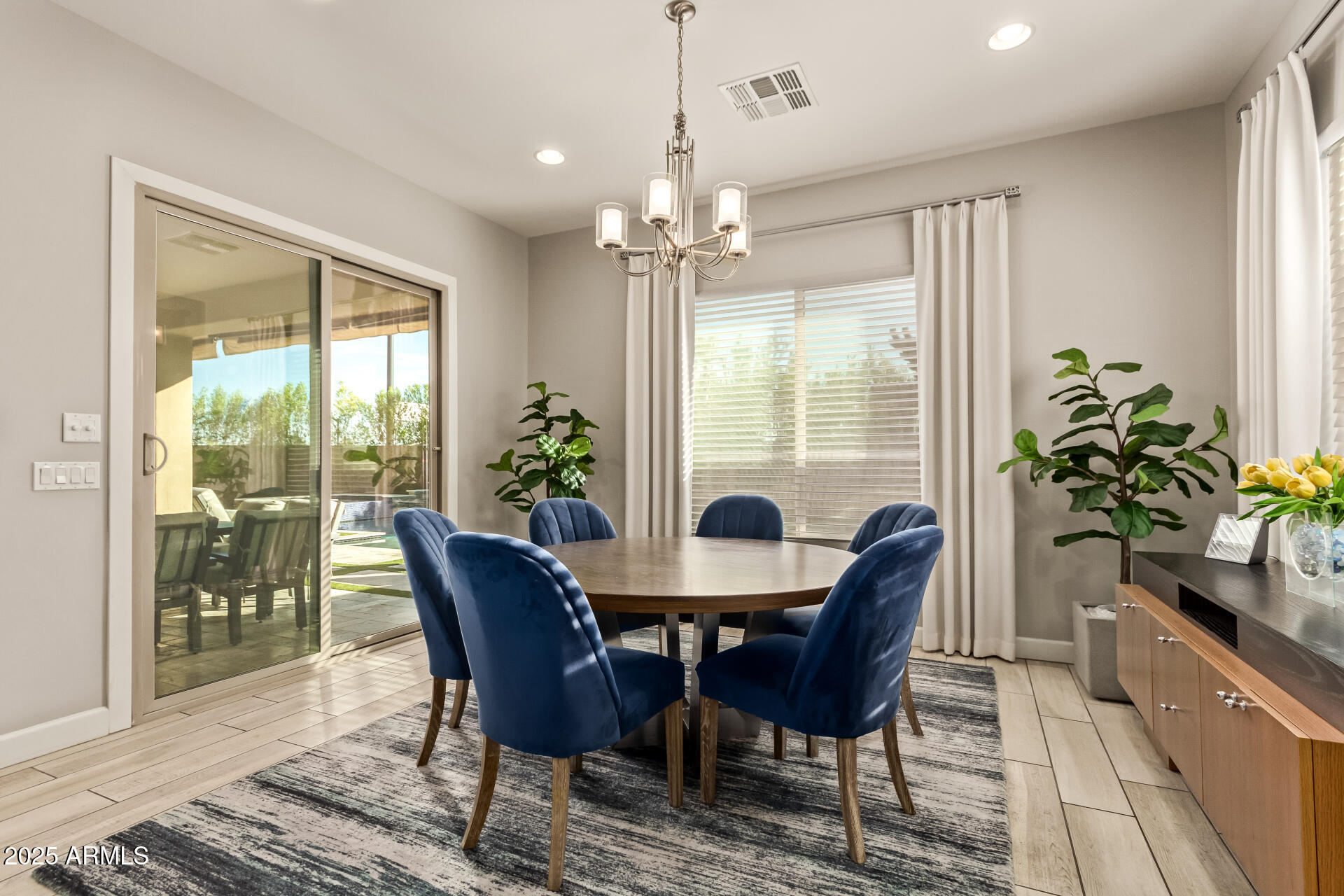 11707 W DOVE WING Way