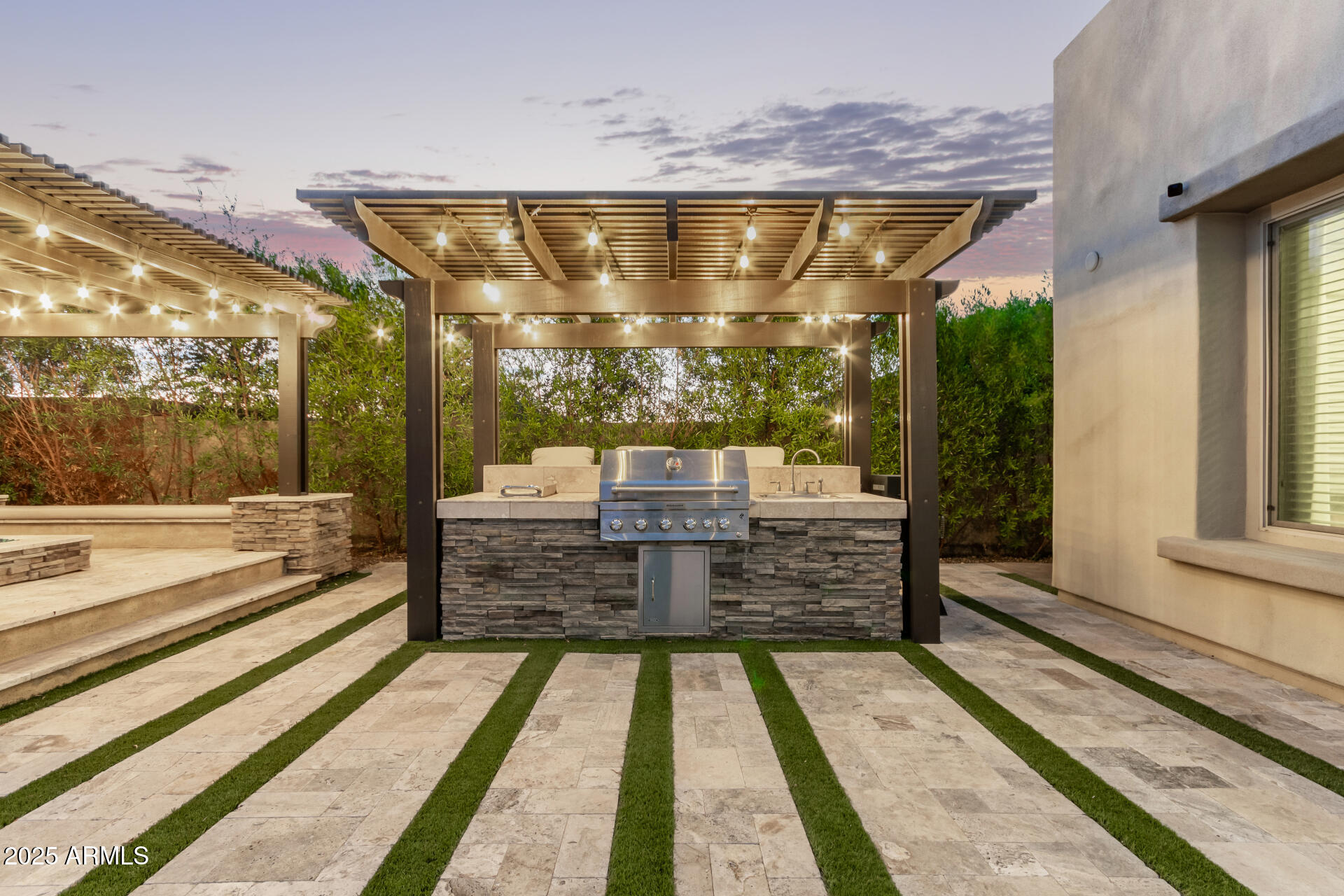 11707 W DOVE WING Way