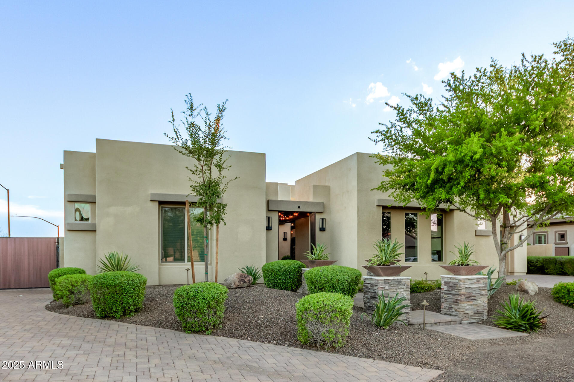 11707 W DOVE WING Way