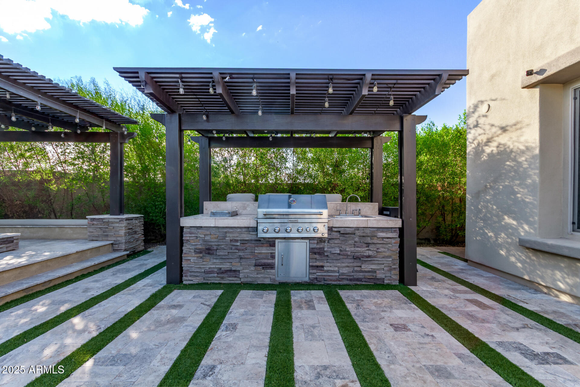 11707 W DOVE WING Way