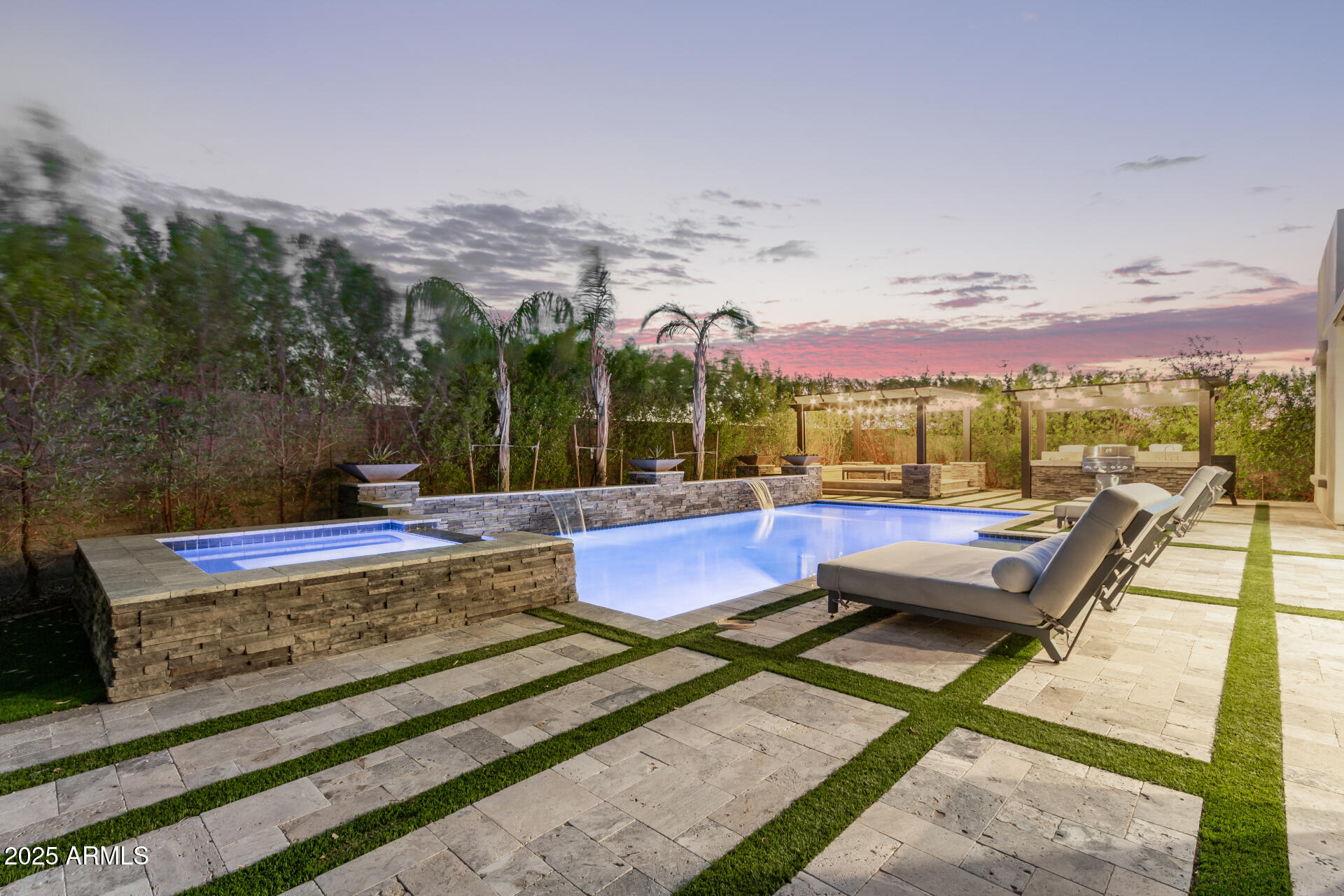 11707 W DOVE WING Way