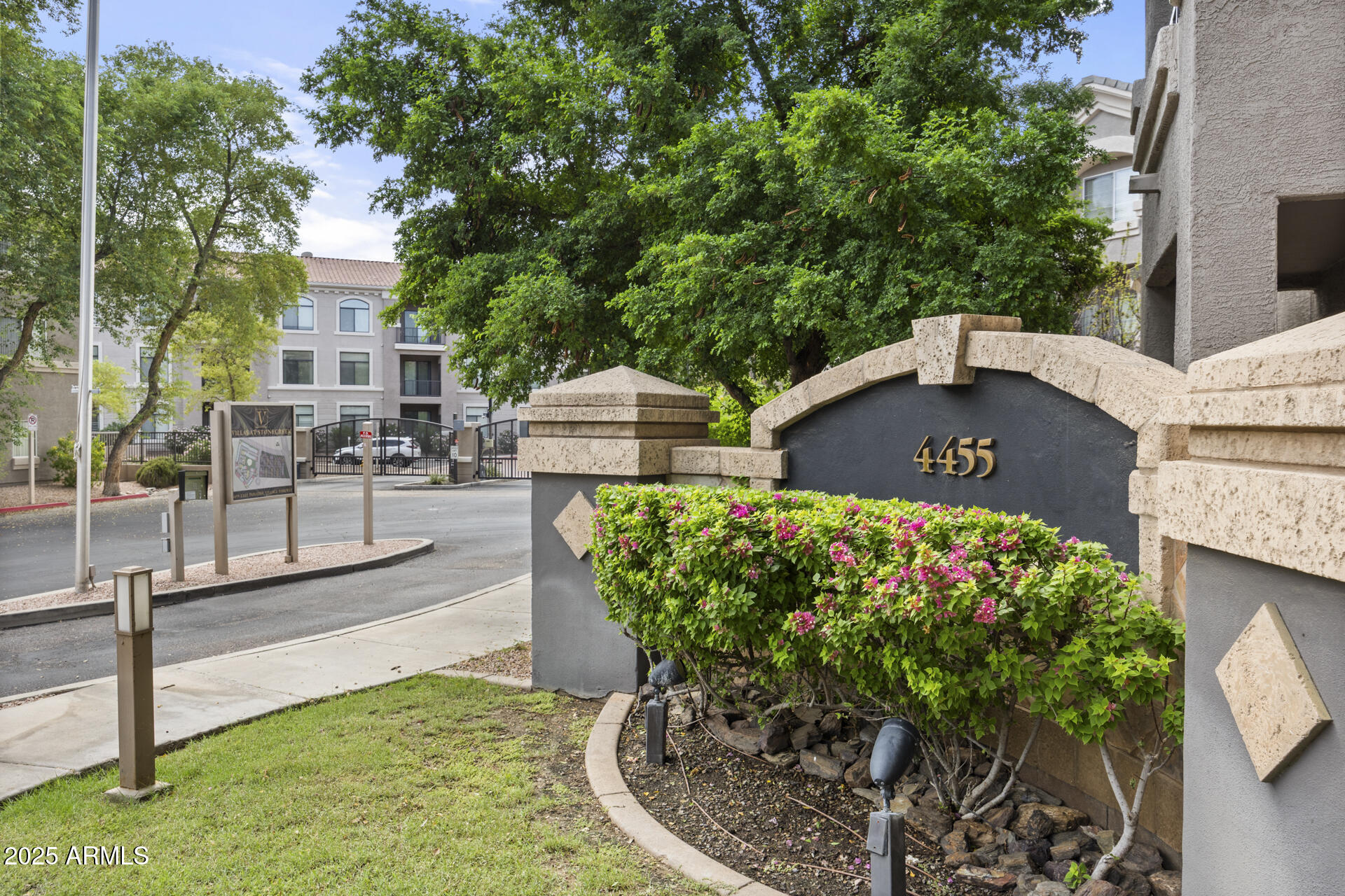 4455 E PARADISE VILLAGE Parkway S, 1035