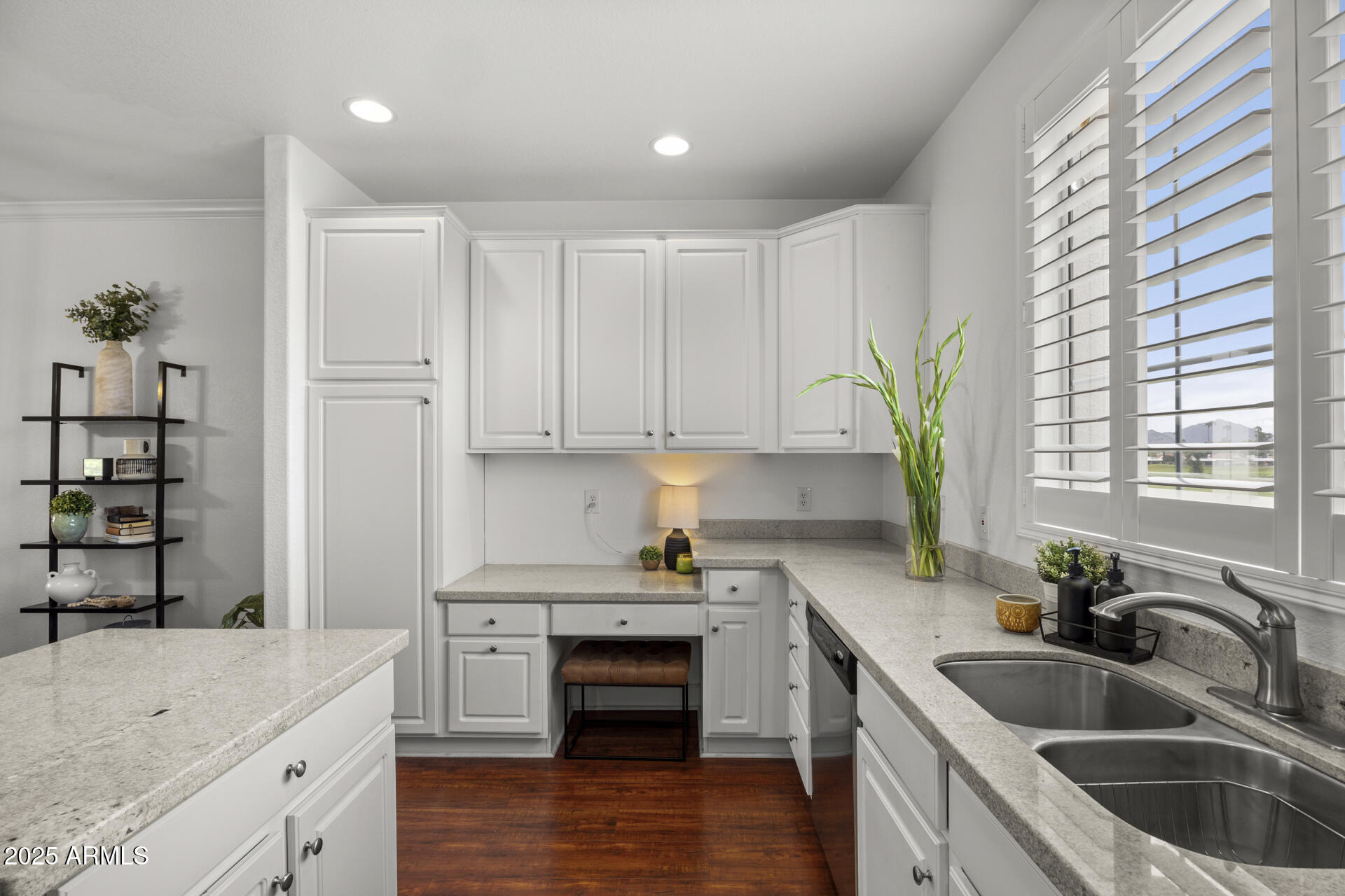 4455 E PARADISE VILLAGE Parkway S, 1035