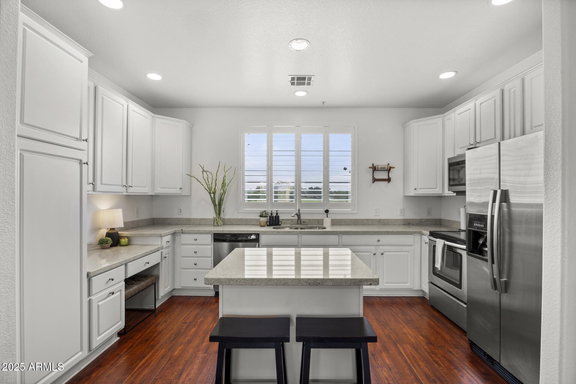 4455 E PARADISE VILLAGE Parkway S, 1035