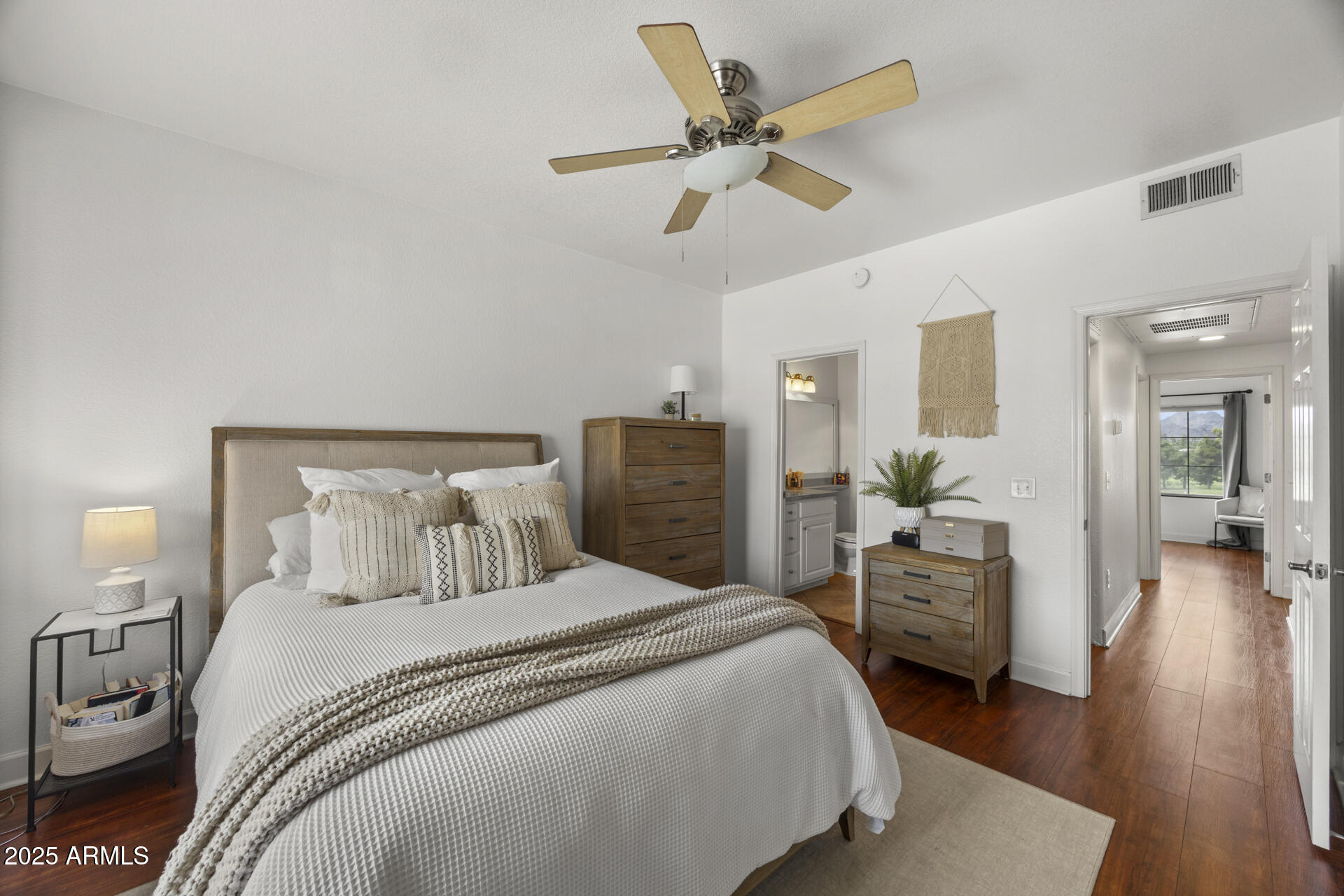 4455 E PARADISE VILLAGE Parkway S, 1035