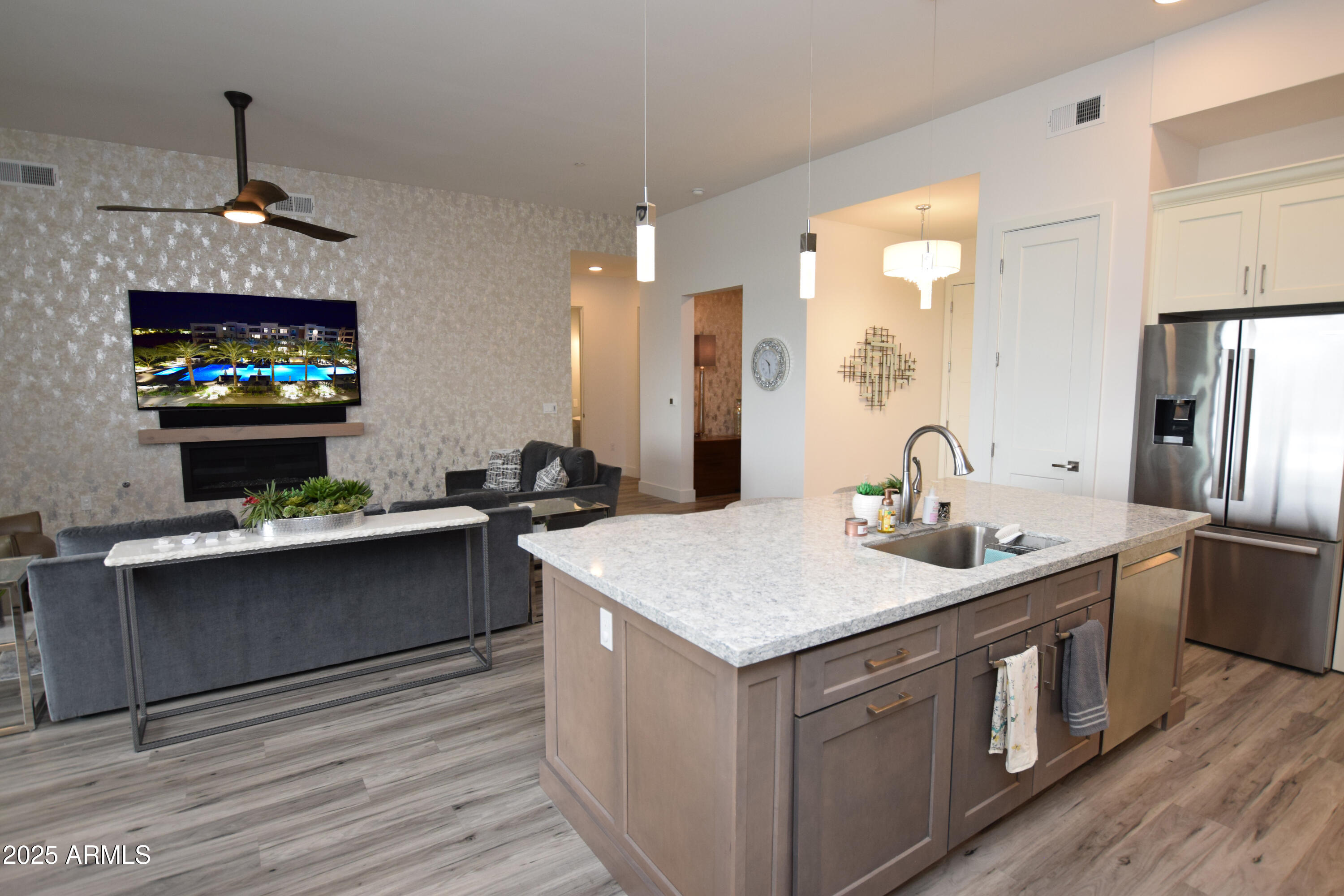 5250 E DEER VALLEY Drive, 405