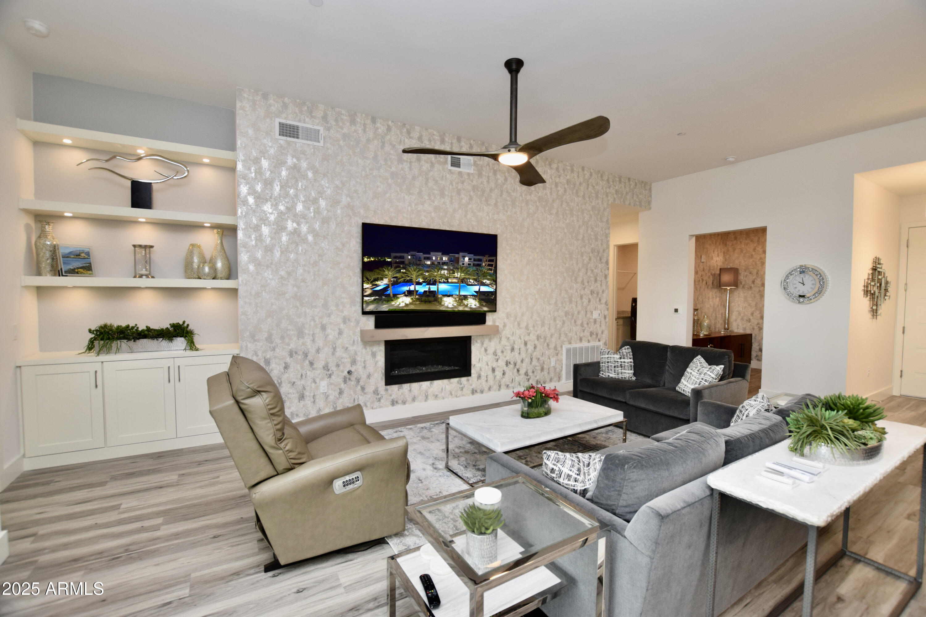 5250 E DEER VALLEY Drive, 405